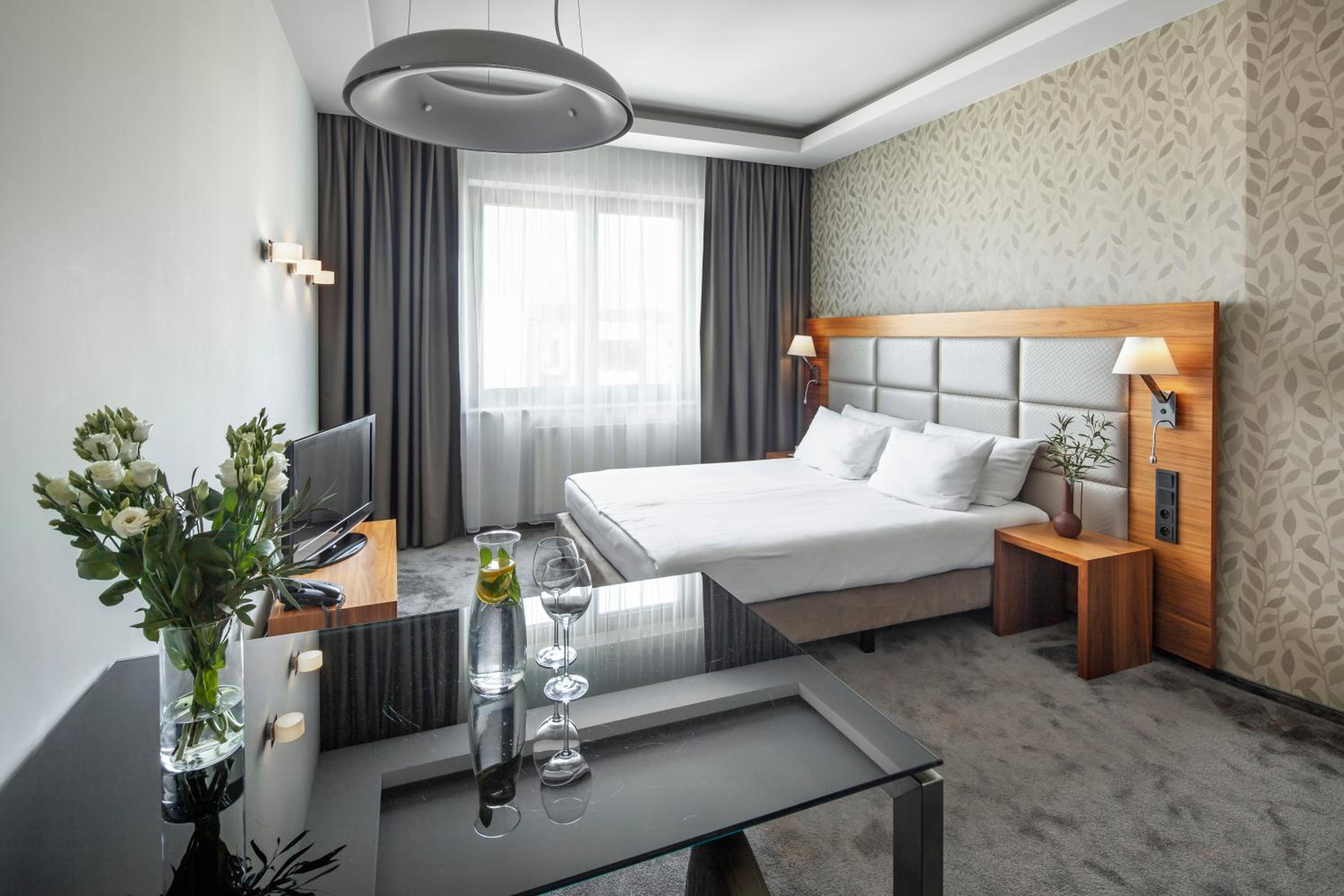 Standard King Room photo 2