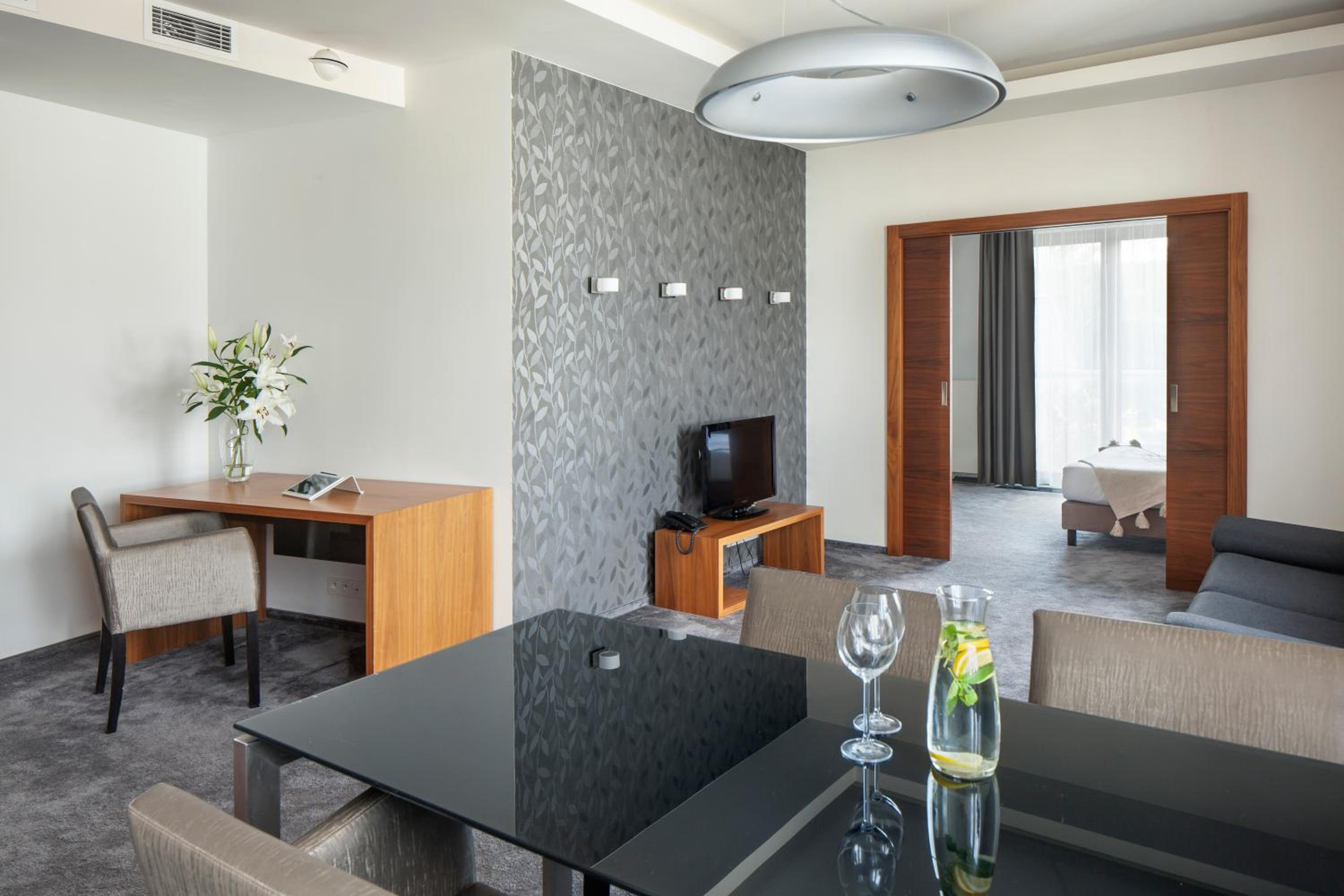 Apartment photo 2