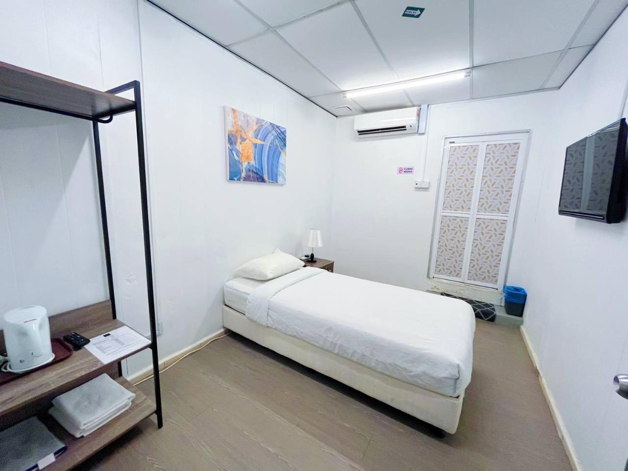 Single Room - Photo 1