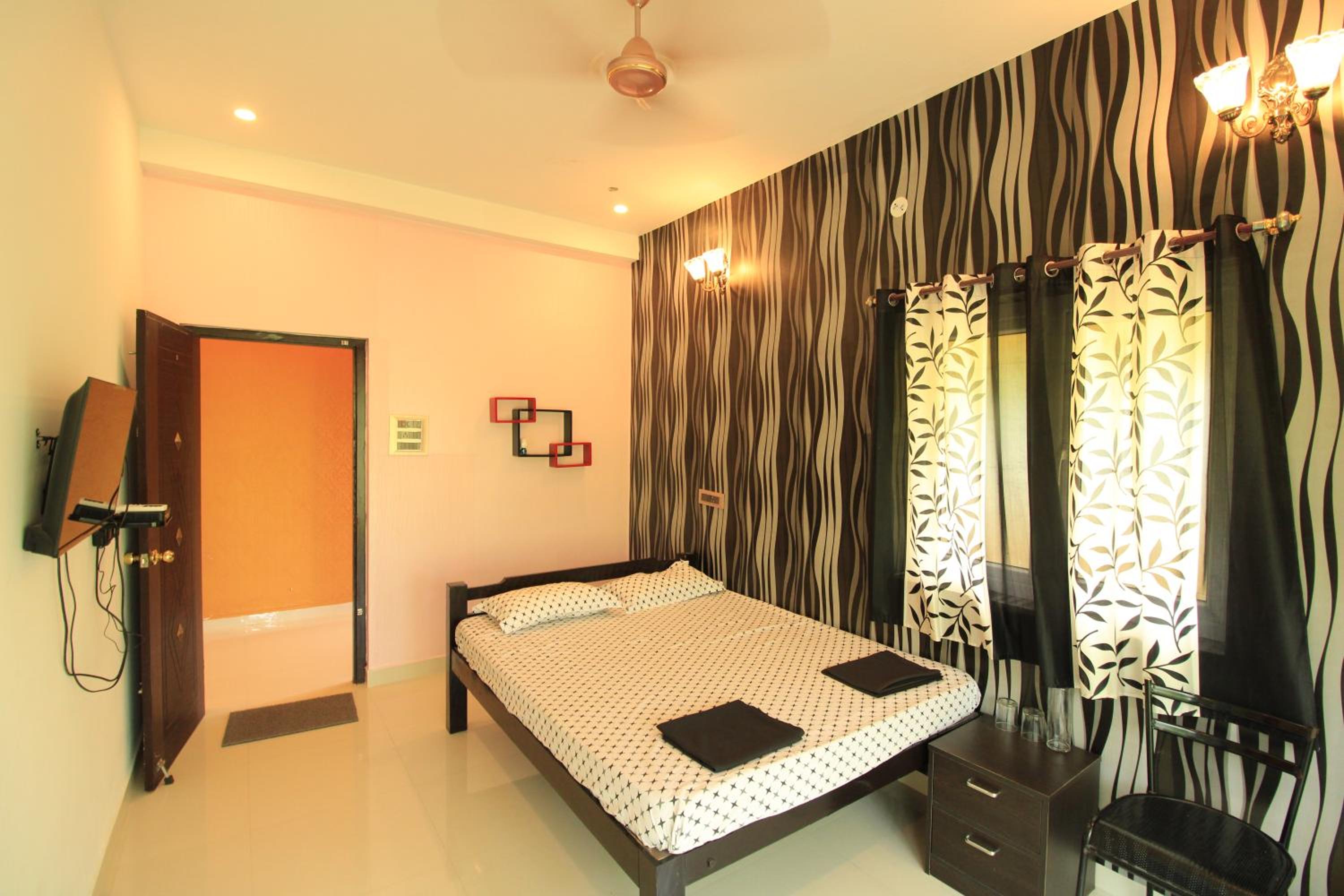Villa with Private Pool - Photo 20