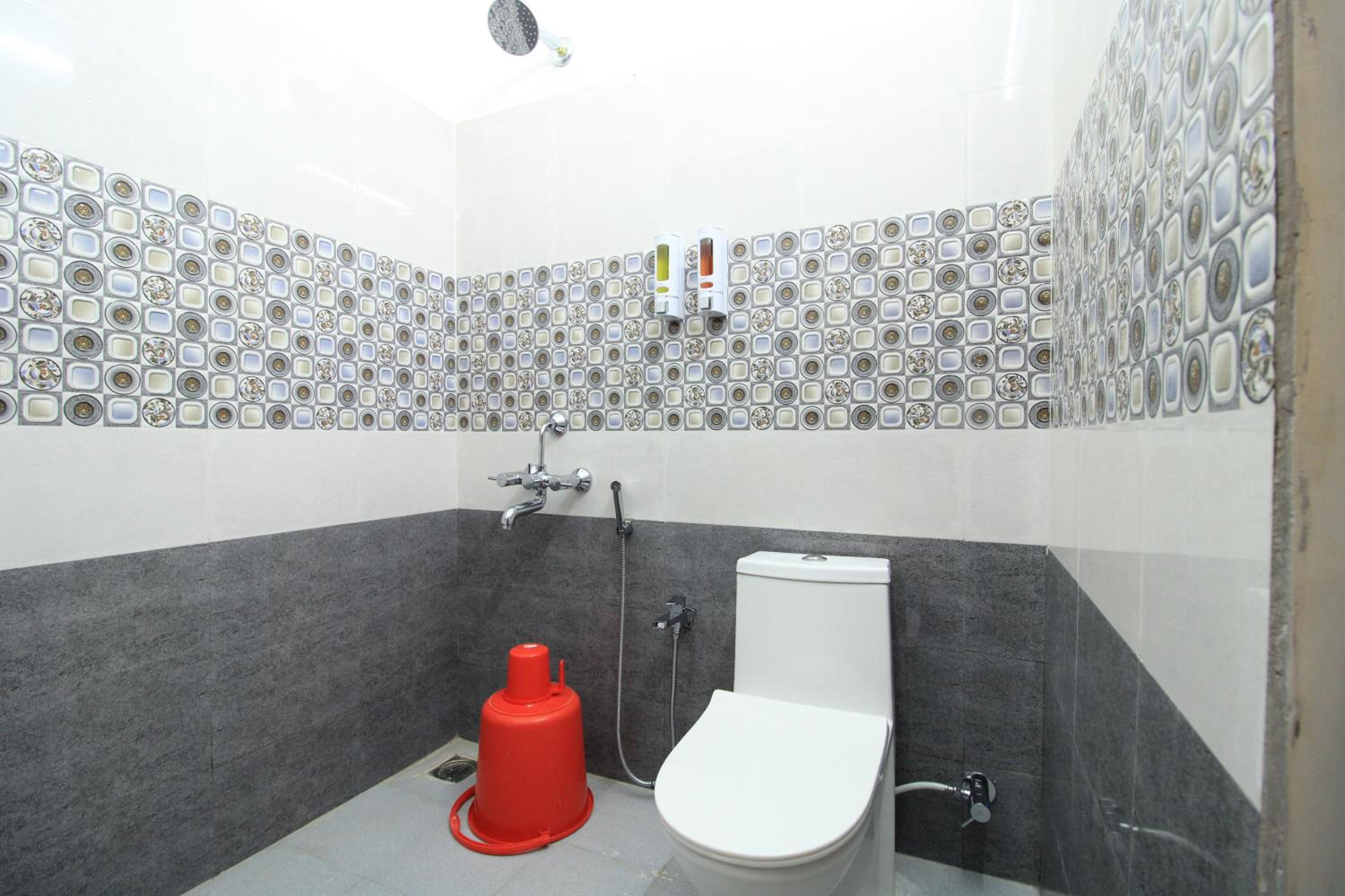 Villa with Private Pool - Photo 18