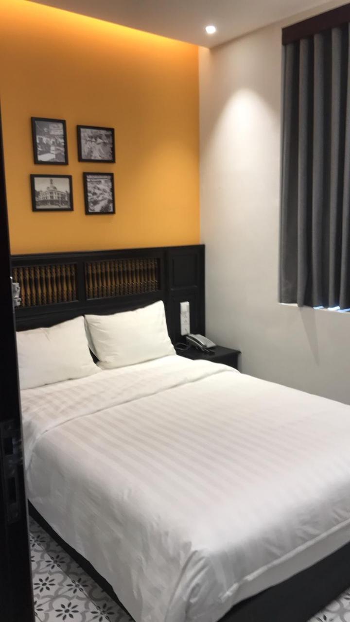 Standard Queen Room