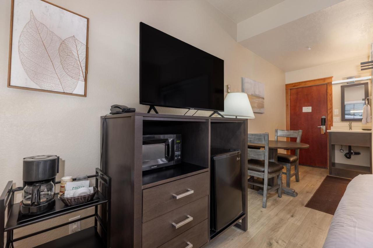 Deluxe room, 1 queen bed