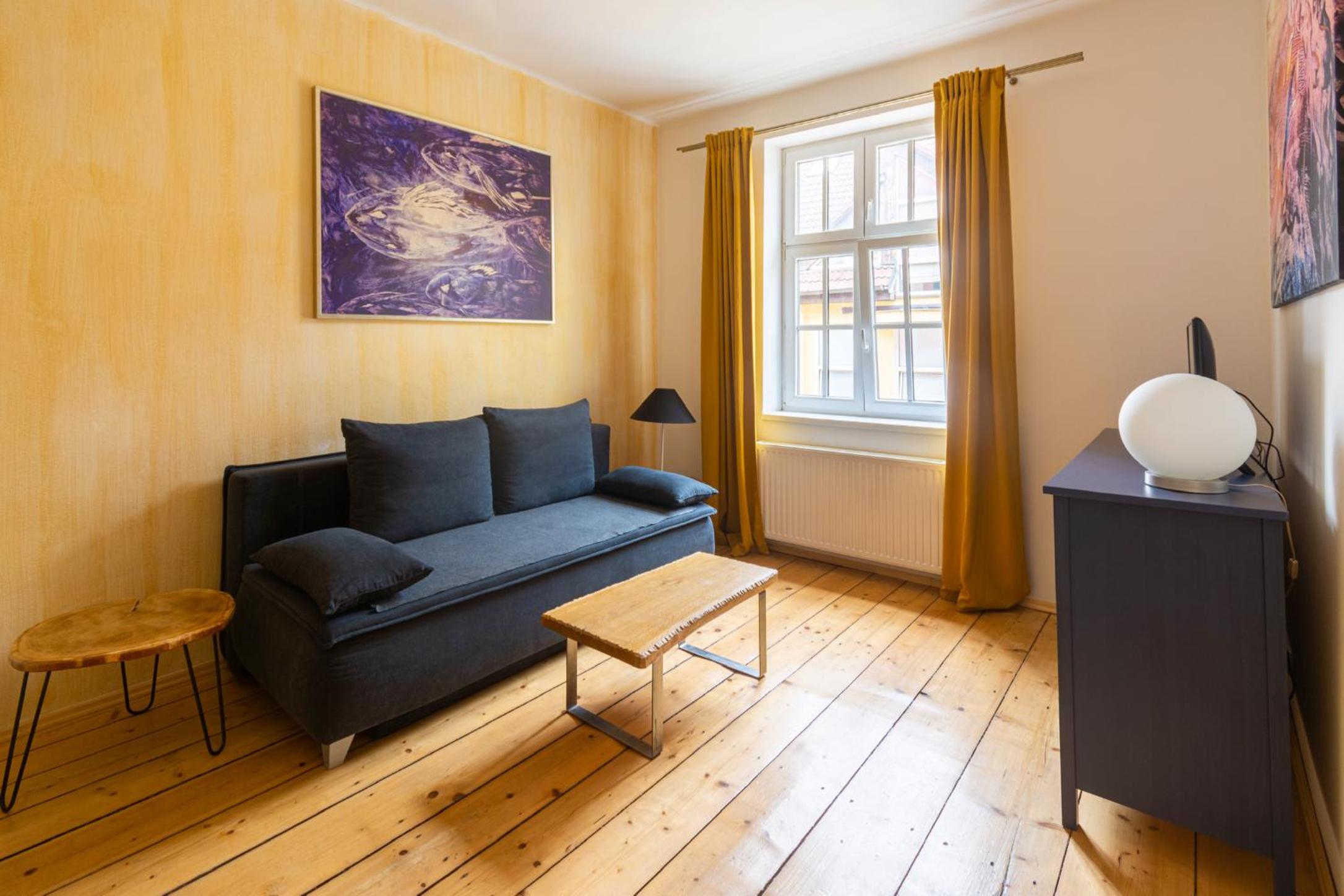 One-Bedroom Apartment - Photo 1
