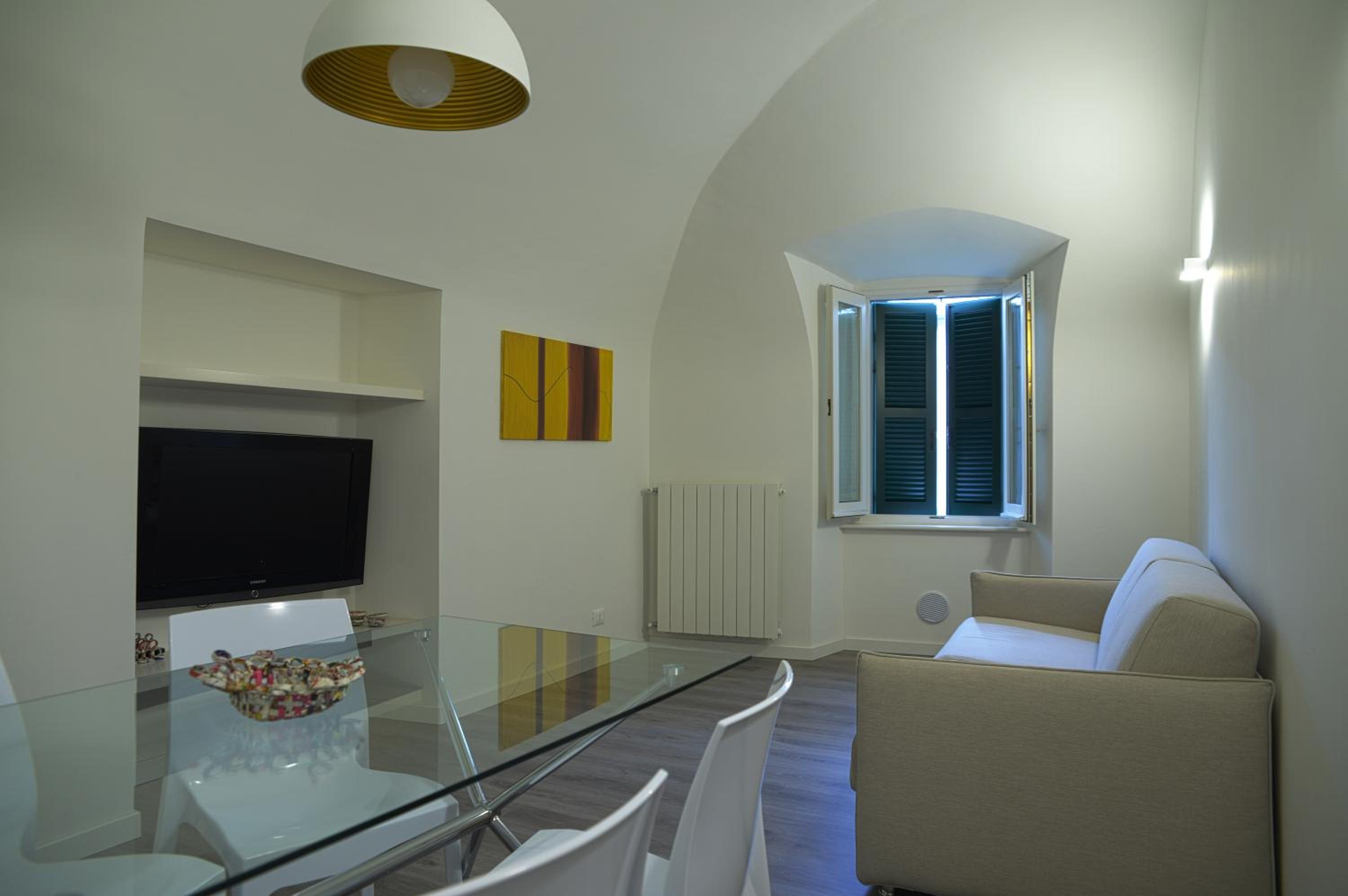 Apartment photo 2