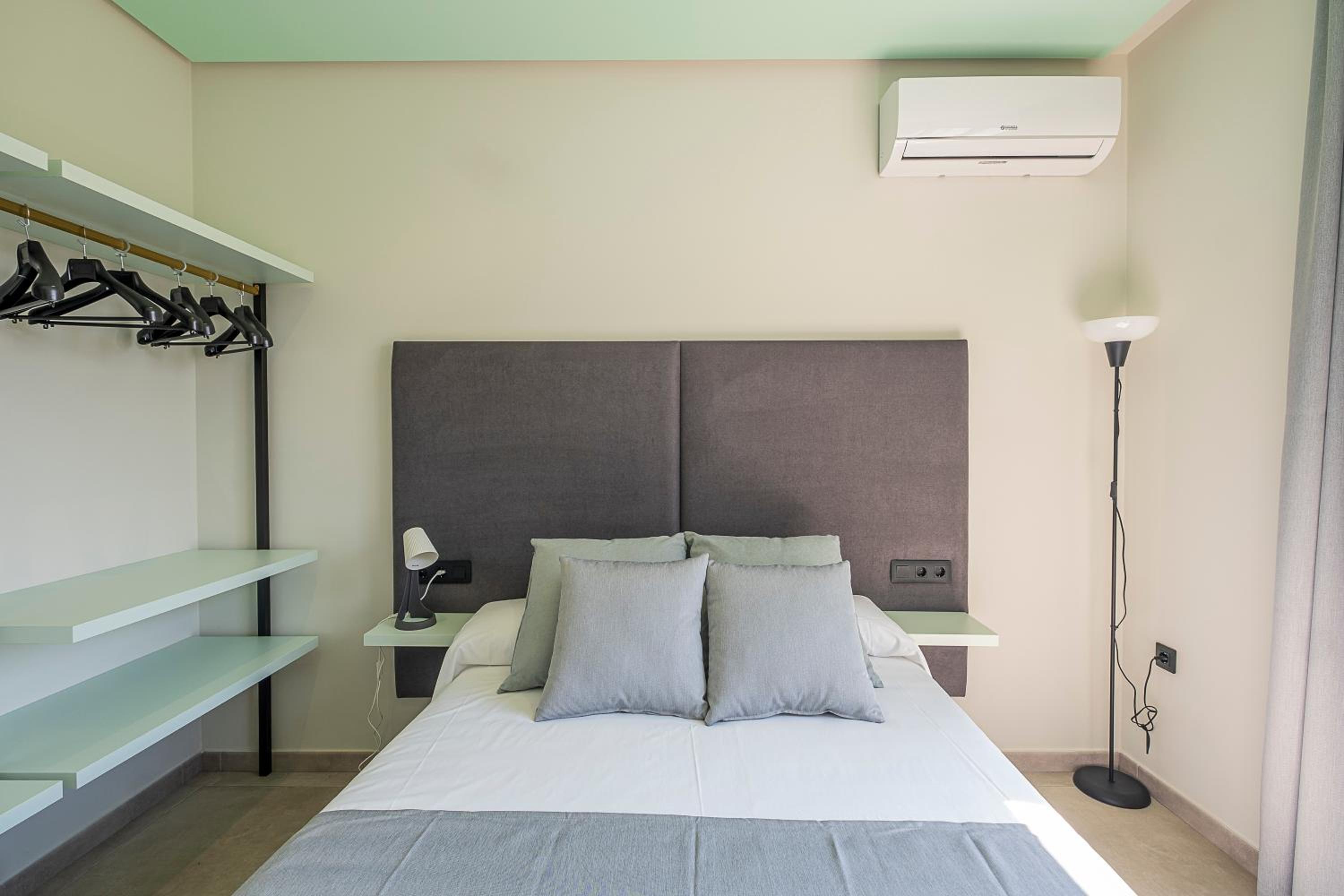 Double Room thumbnail 6