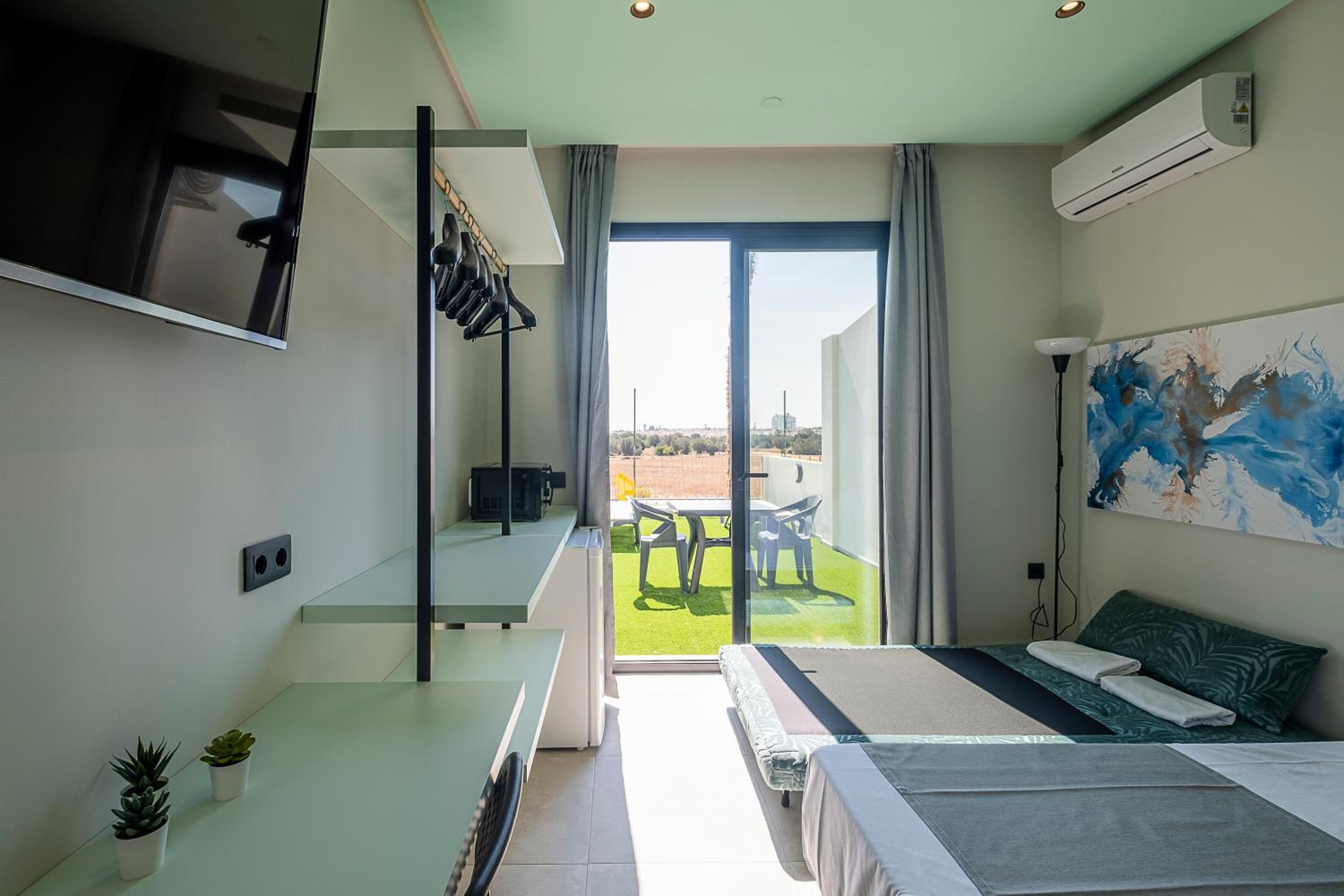 Double Room with Extra Bed (2 Adults + 1 Child)