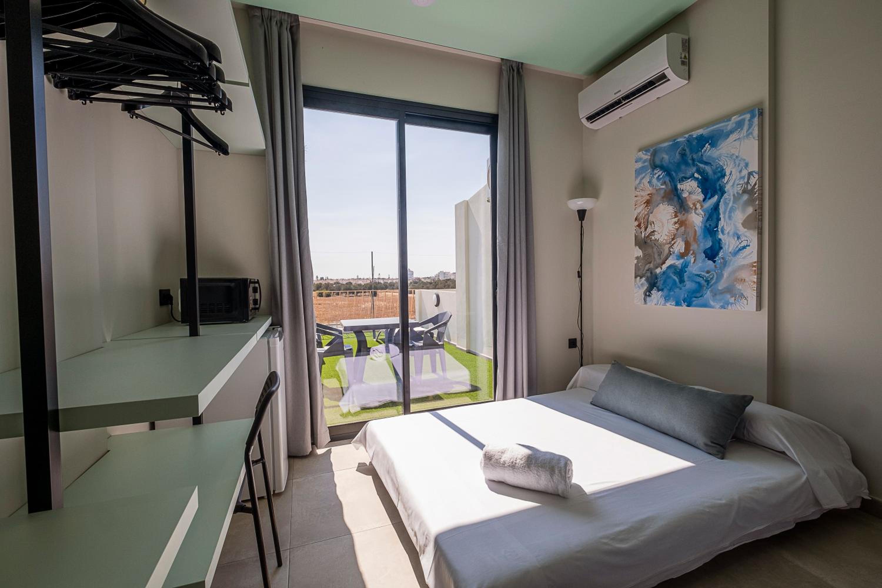 Double Room with Extra Bed (2 Adults + 1 Child) thumbnail 6