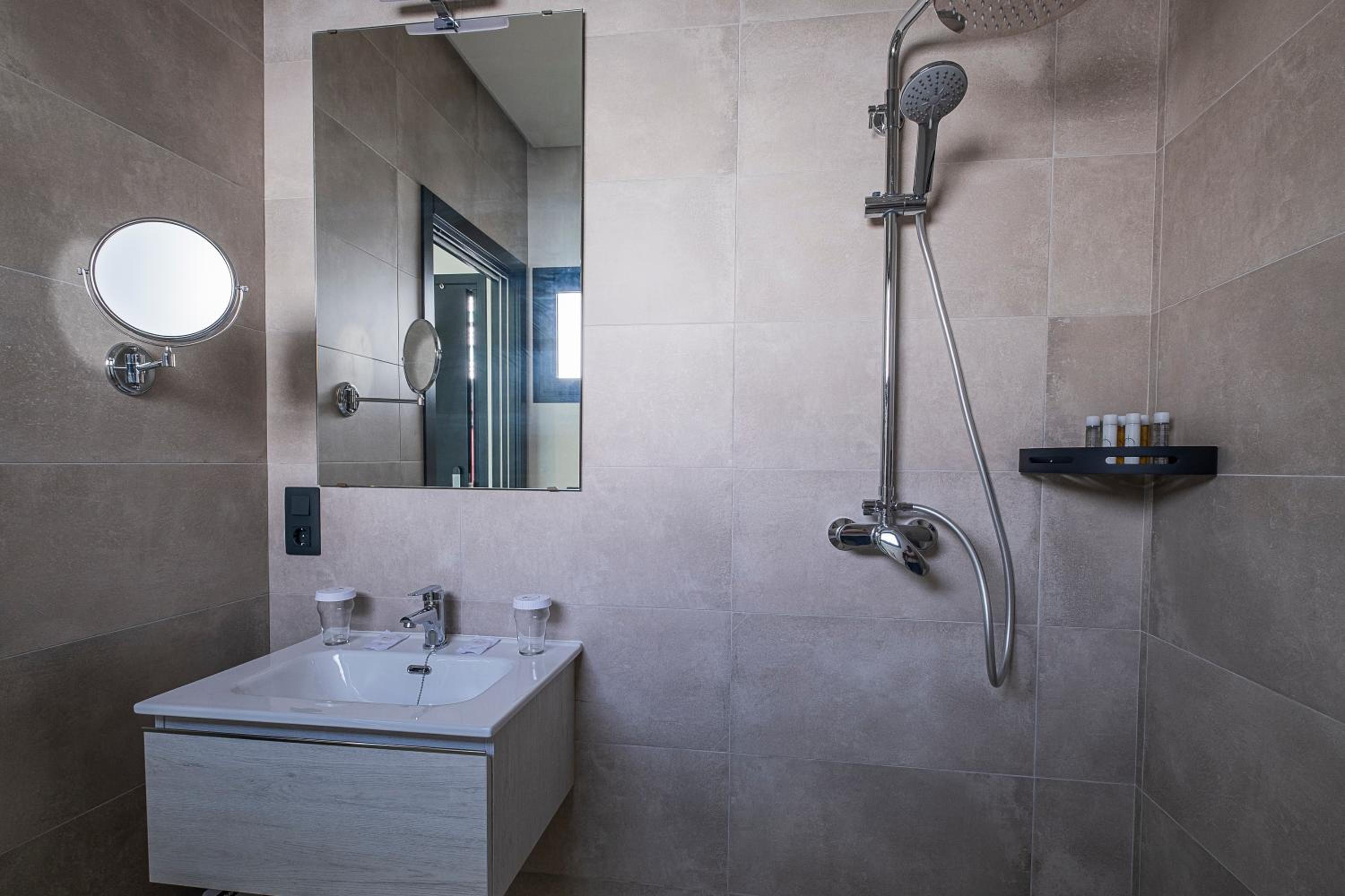Double Room - Photo 14