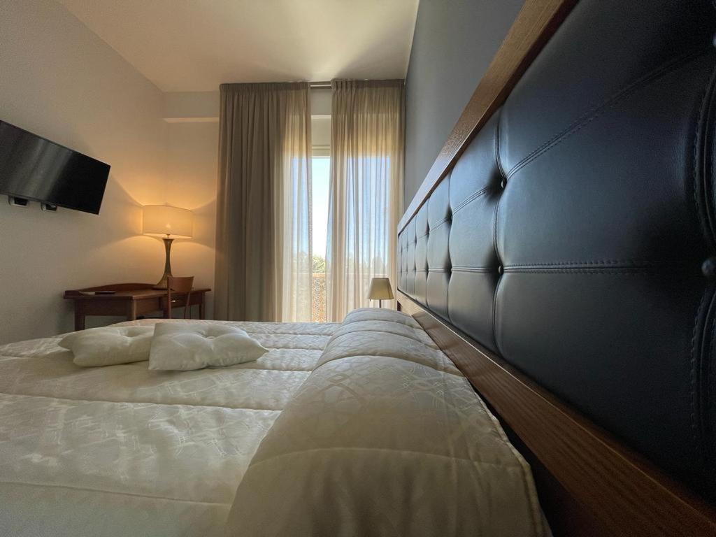 Double Room with Balcony - Photo 2