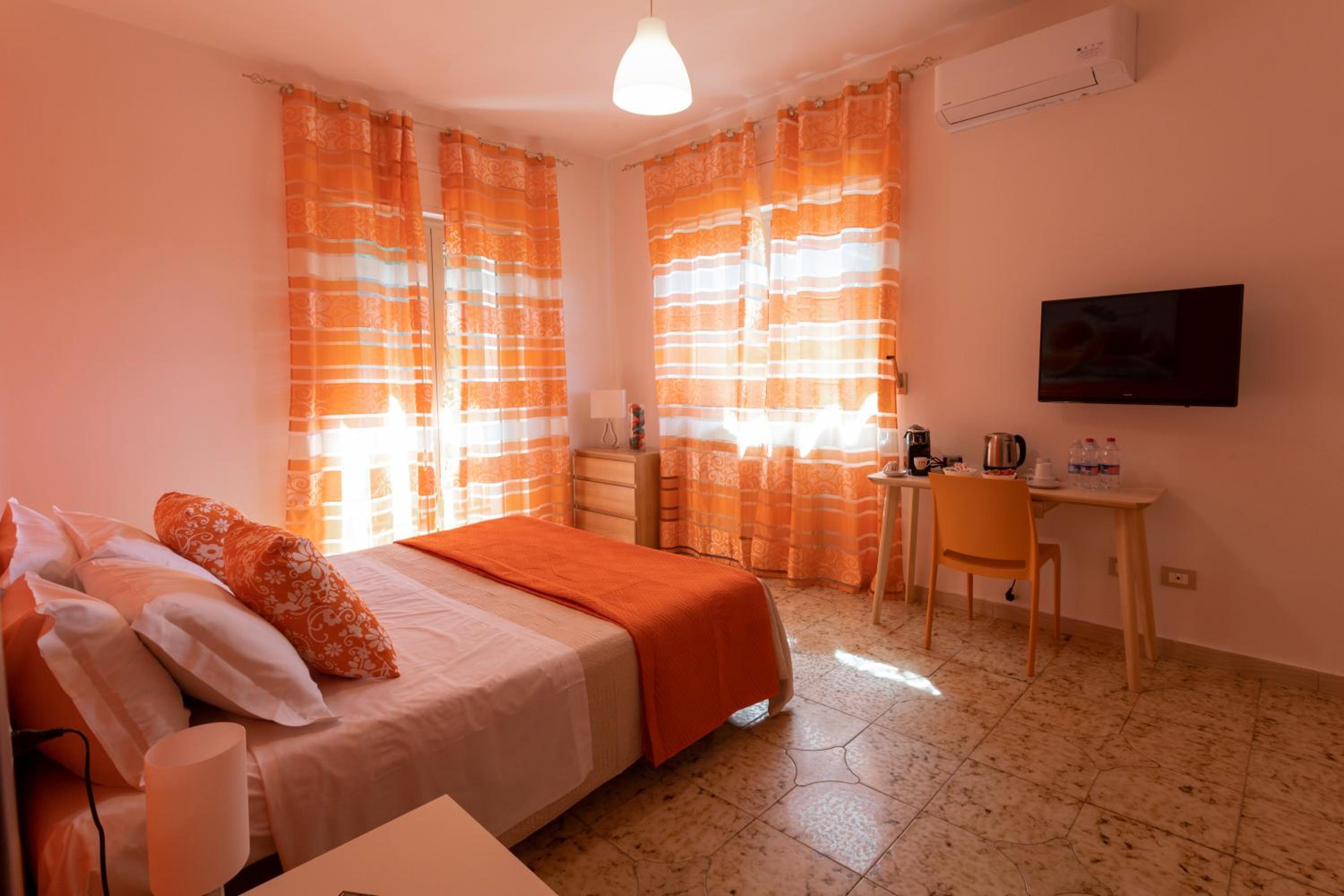 Deluxe Double or Twin Room - Photo 17