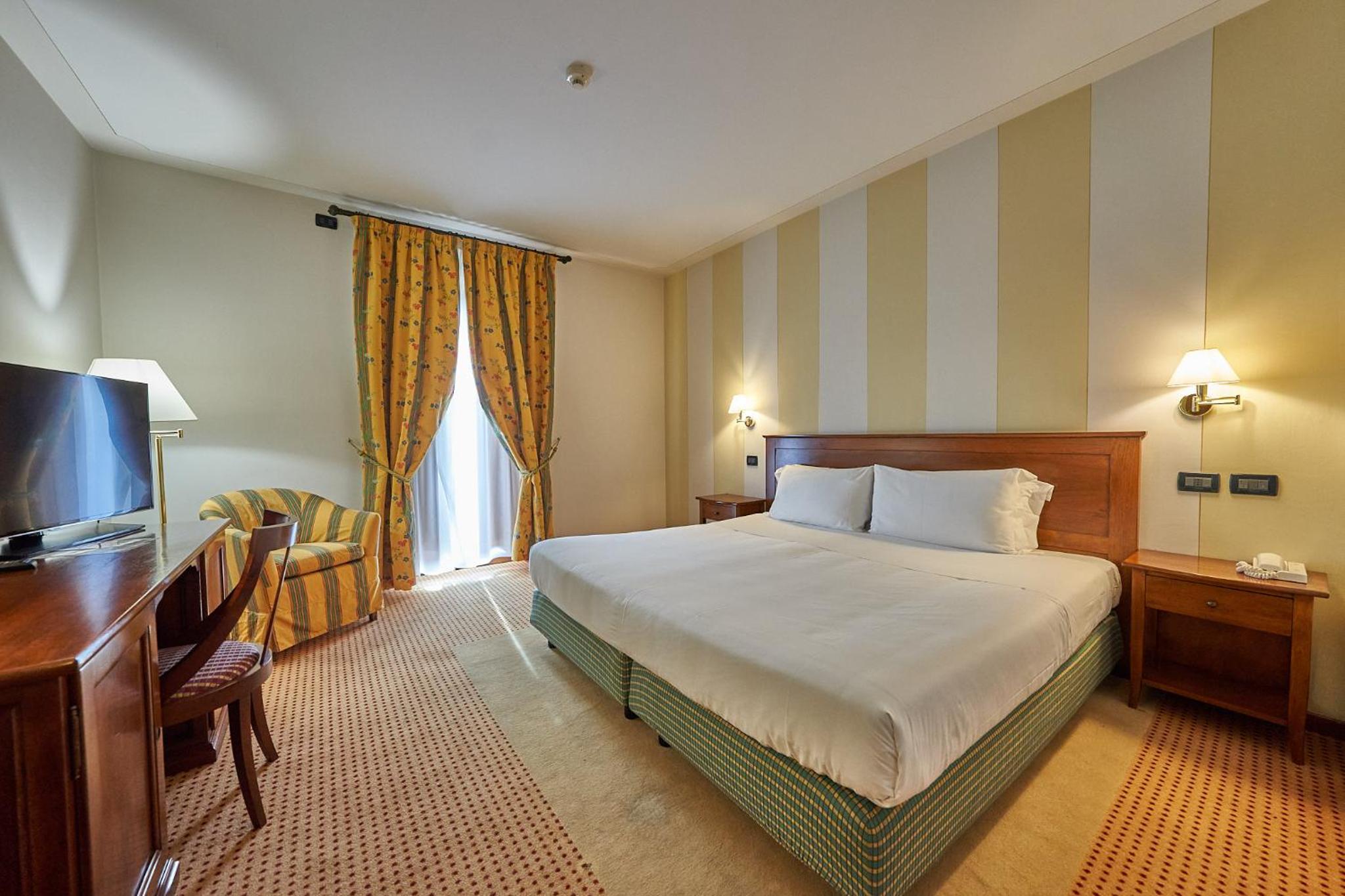 Superior King Room photo 1