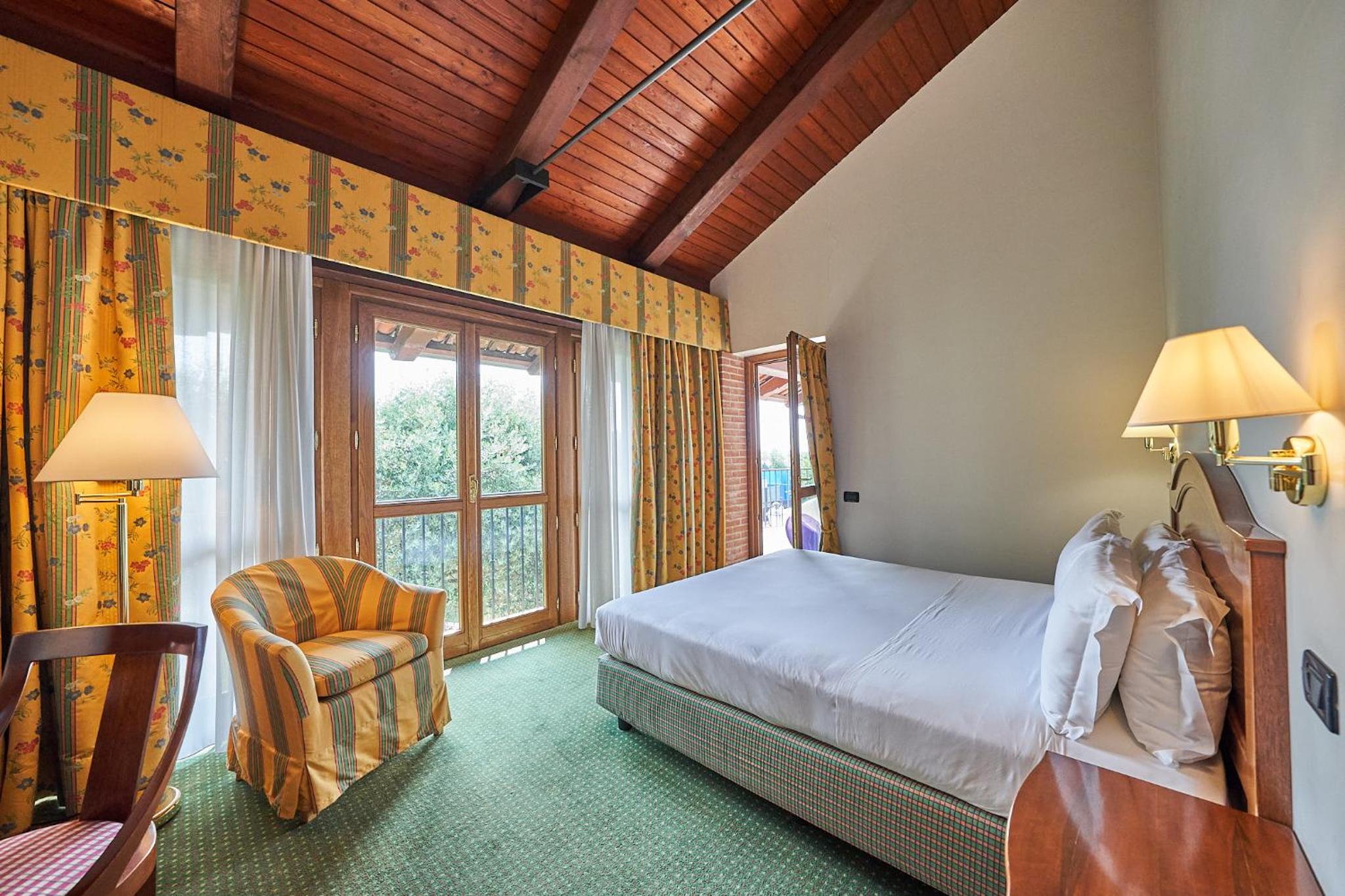 Deluxe Double Room with Balcony photo 1