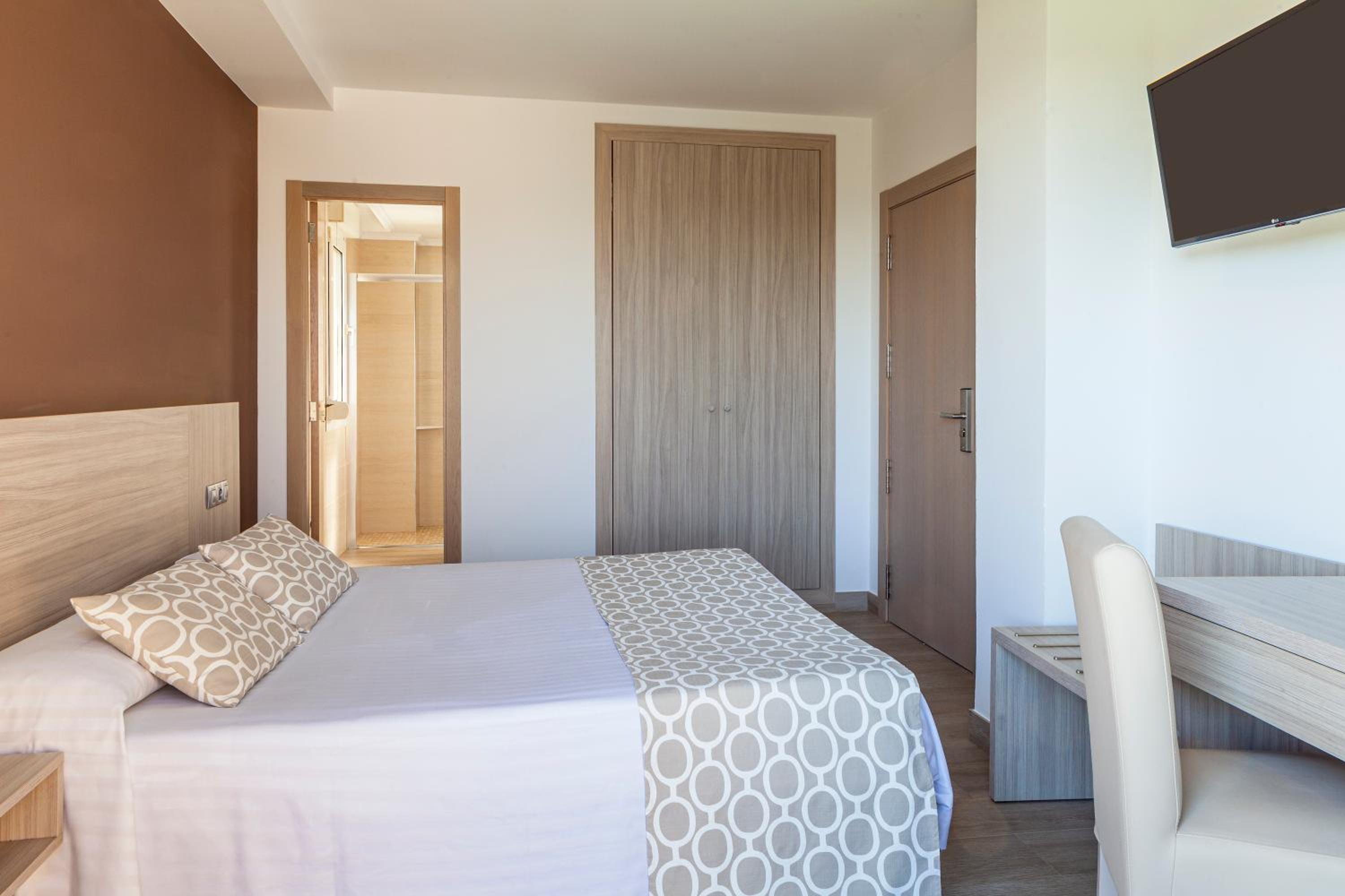 Double Room with Terrace - Photo 4