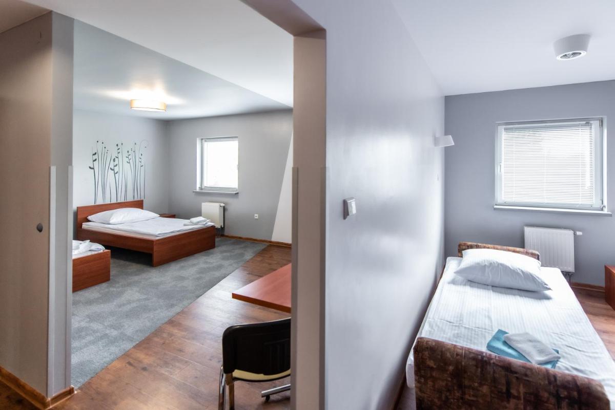 Triple Room with Bathroom - Photo 3