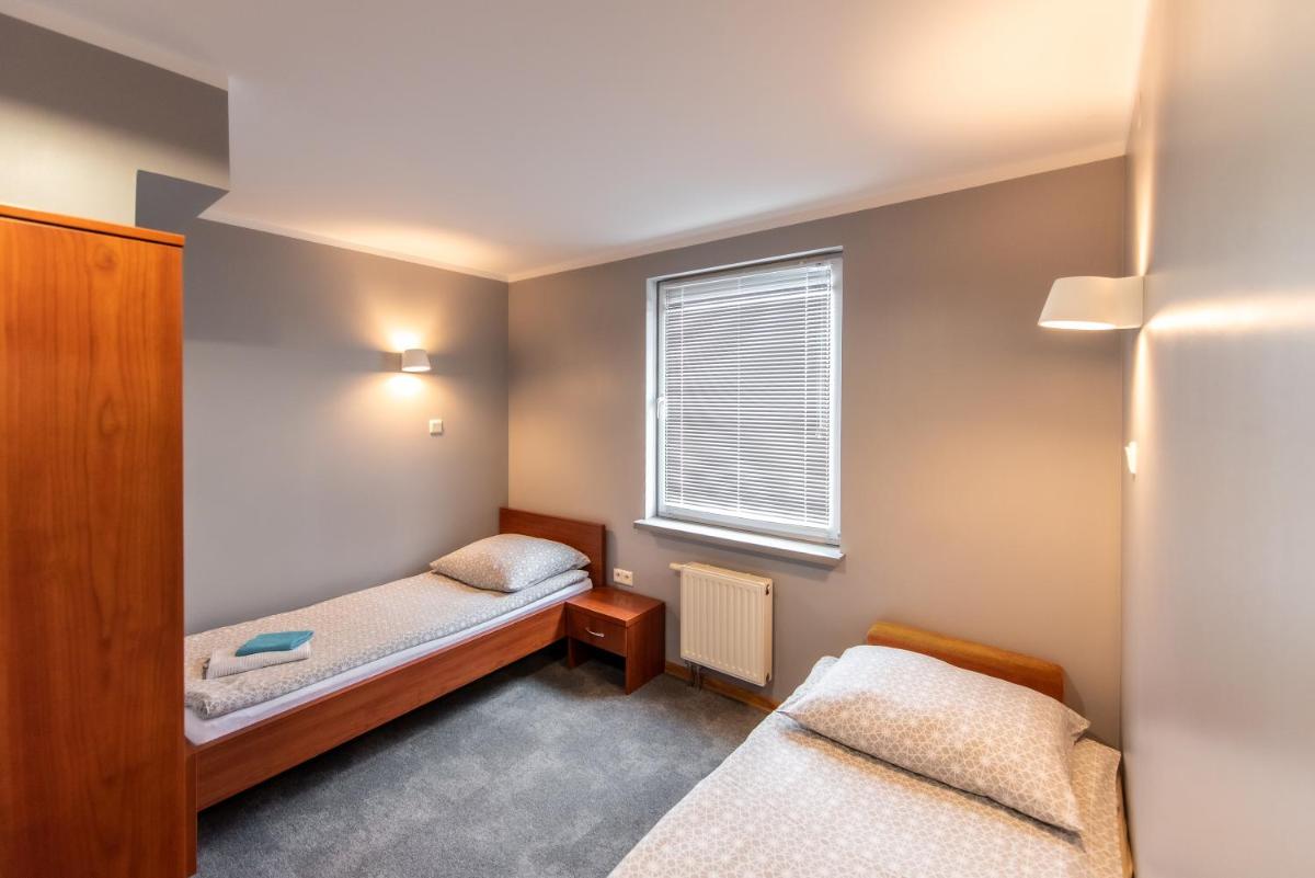 Triple Room with Bathroom - Photo 2