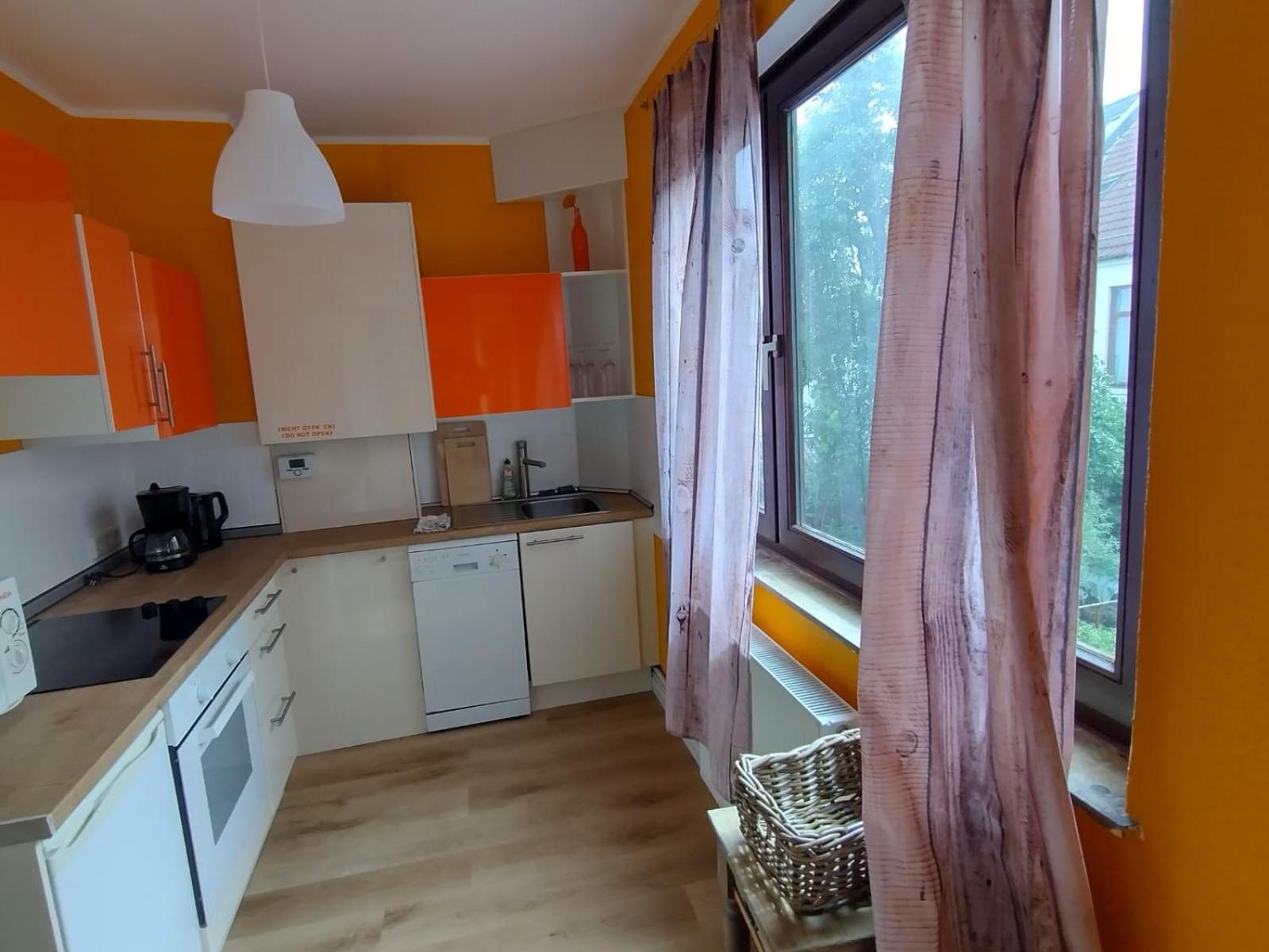 Apartment with Balcony - Photo 4