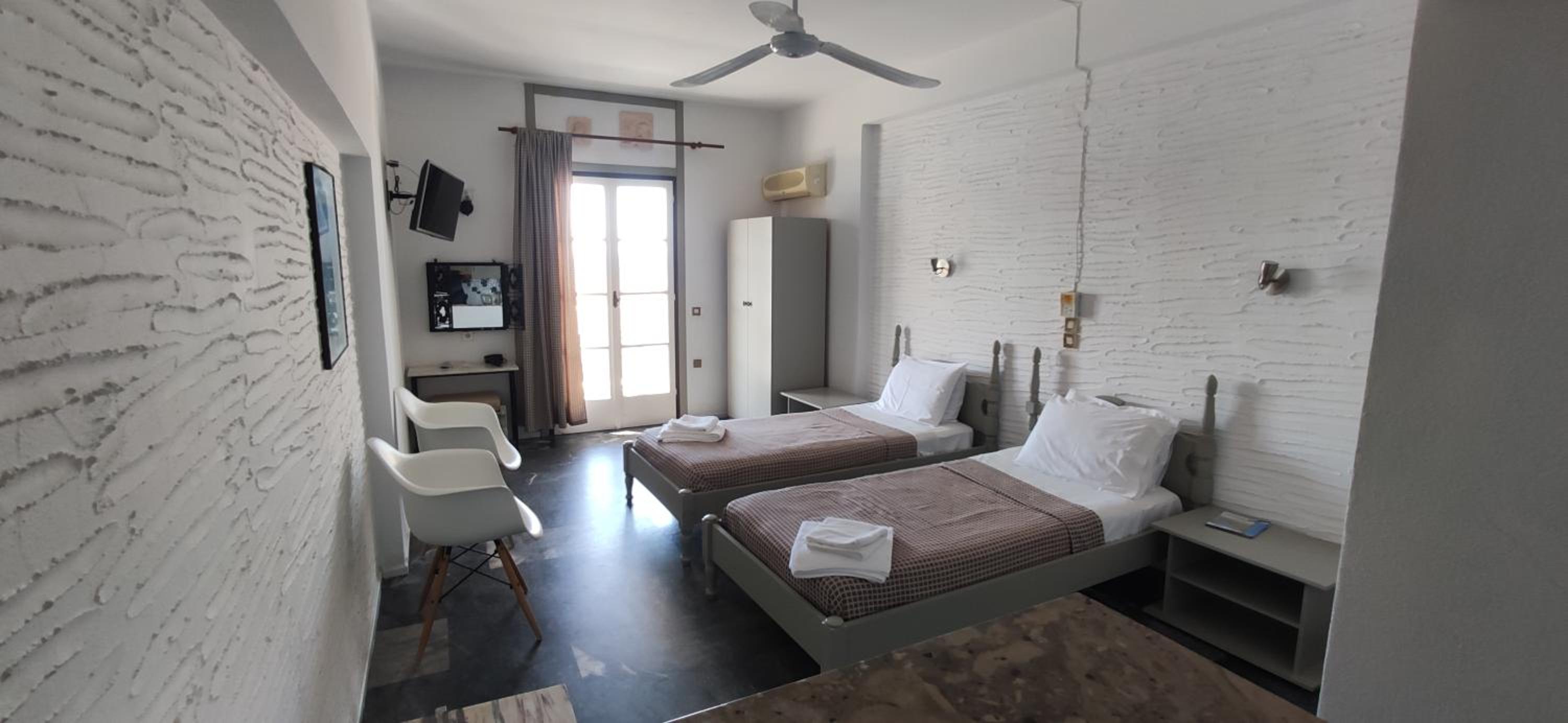 Studio with Sea View (2 Adults) - Photo 10