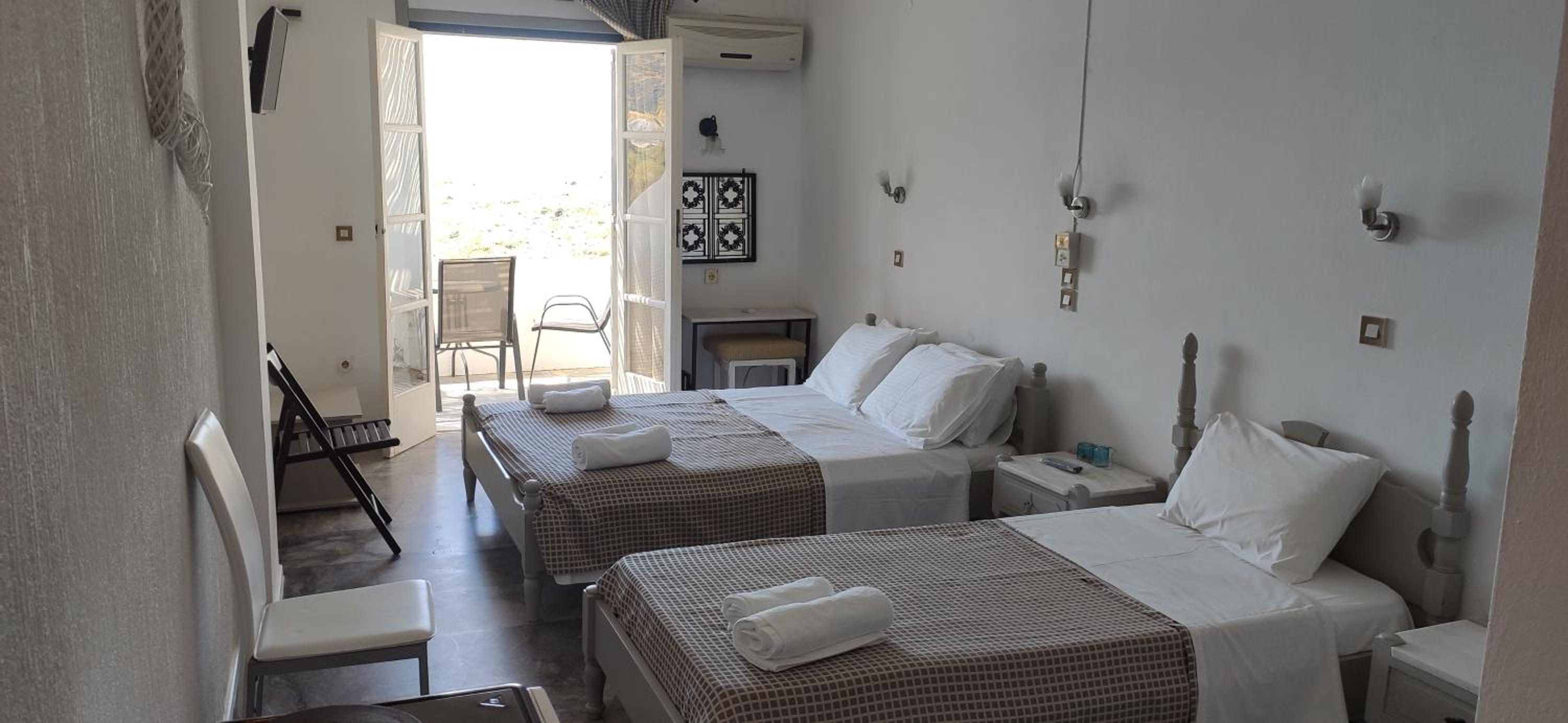 Studio with Sea View (3 Adults) - Photo 4