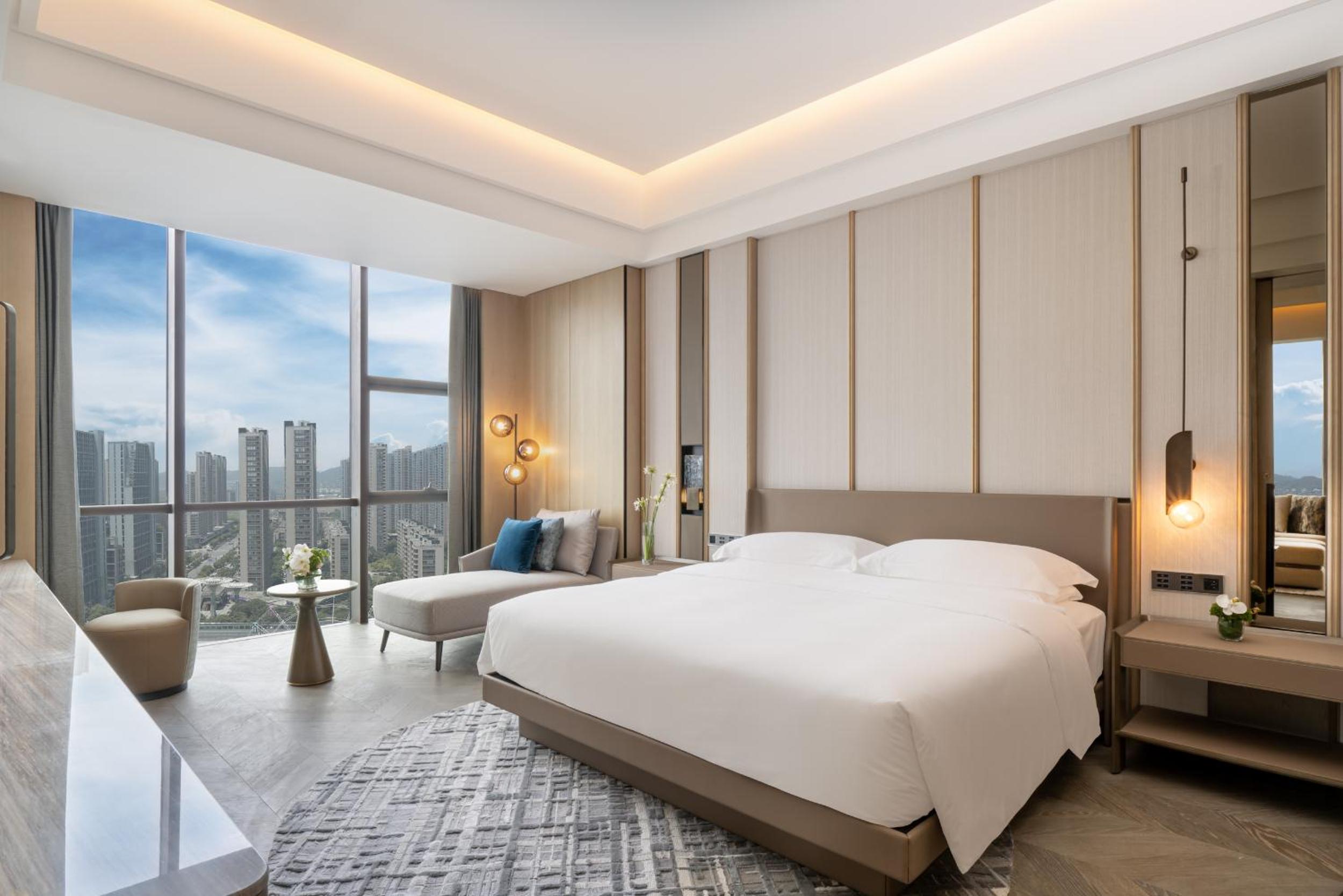 One-Bedroom Suite - Photo 2