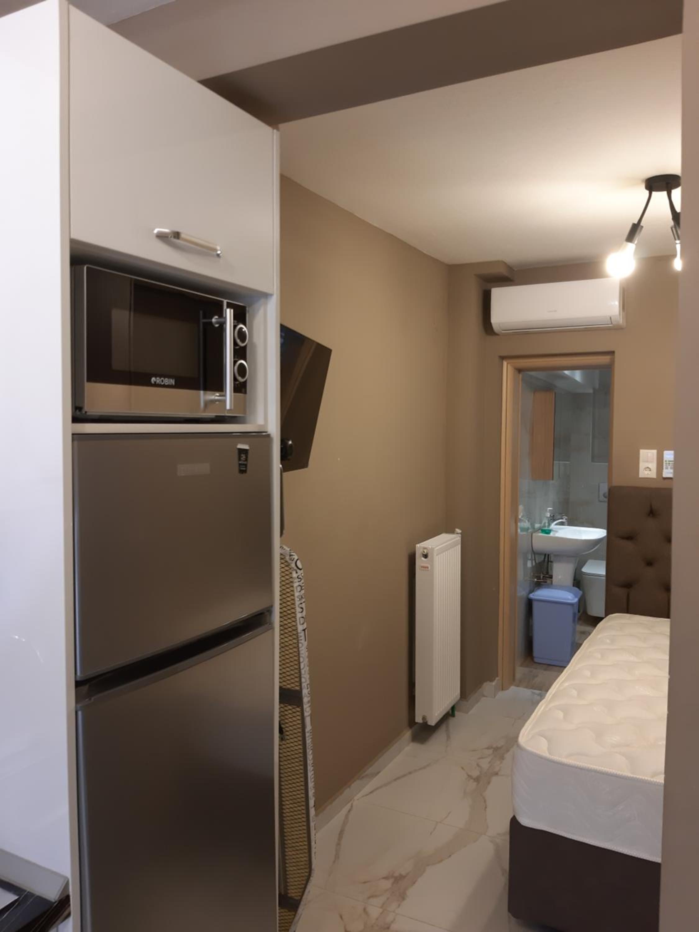 One-Bedroom Apartment - Photo 15