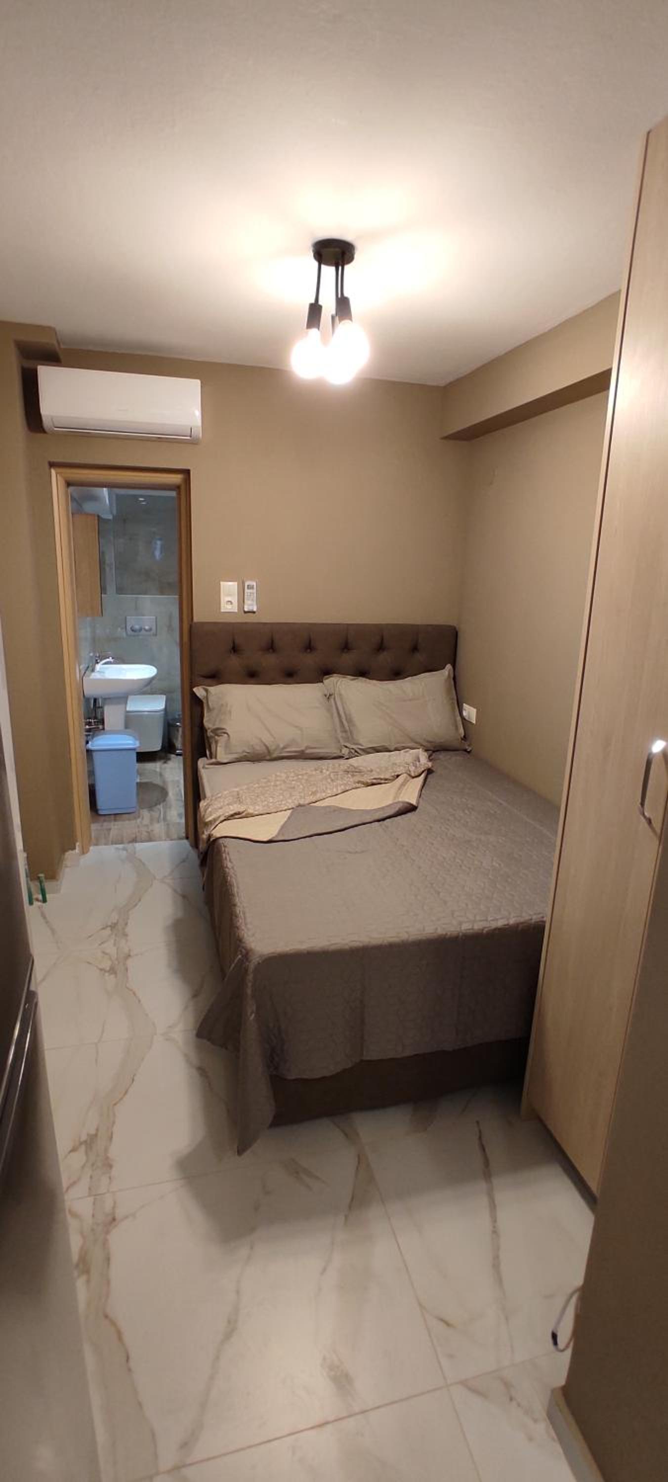 One-Bedroom Apartment - Photo 12