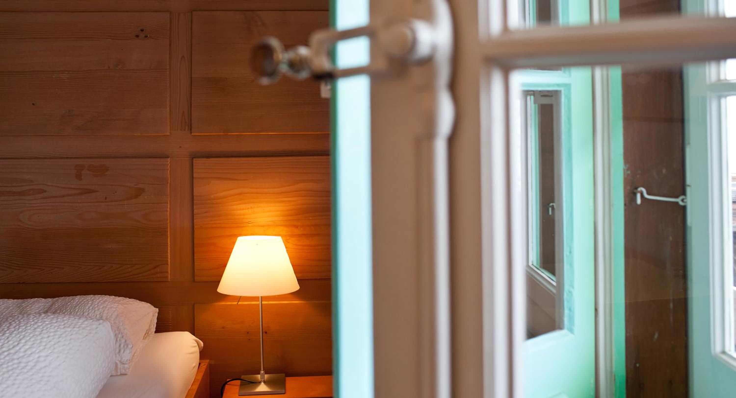 Double Room with Shared Bathroom photo 2