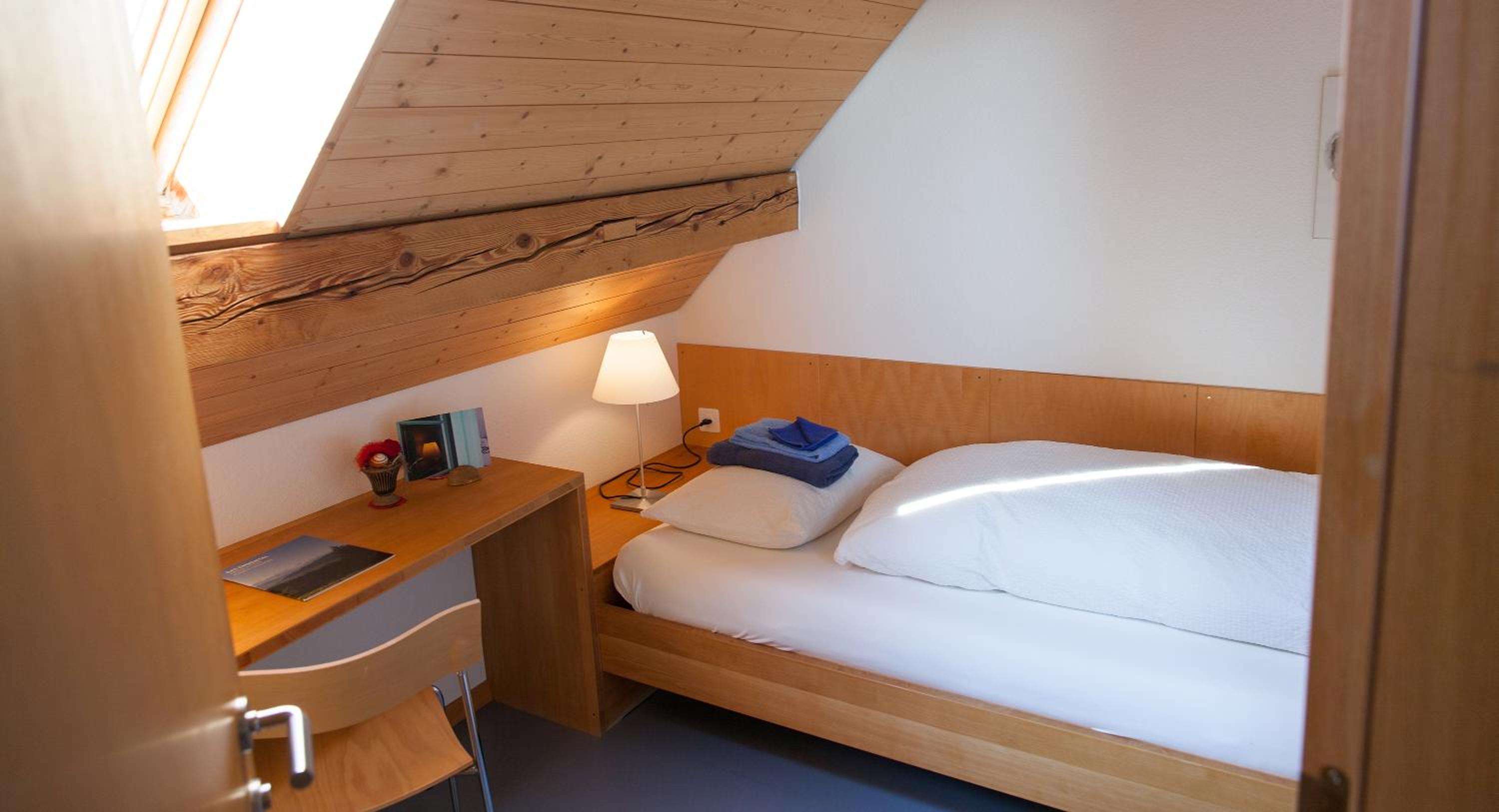 Single Room with Shared Bathroom photo 3