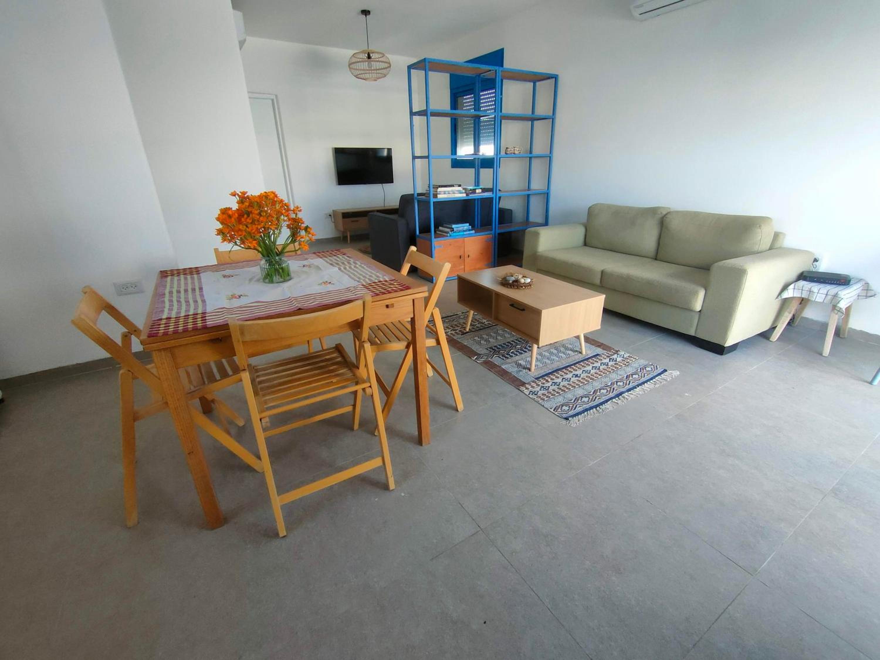 One-Bedroom Apartment photo 1