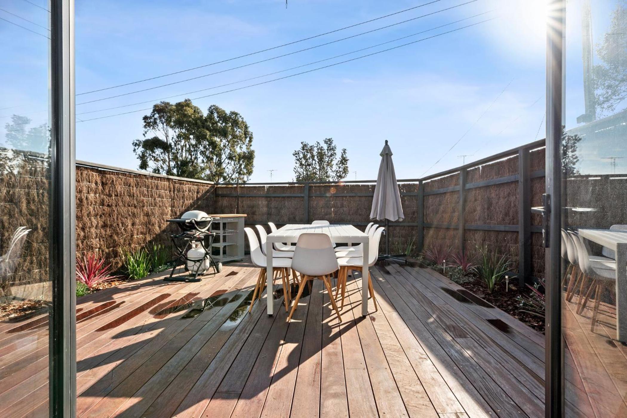 Three-Bedroom House photo 2