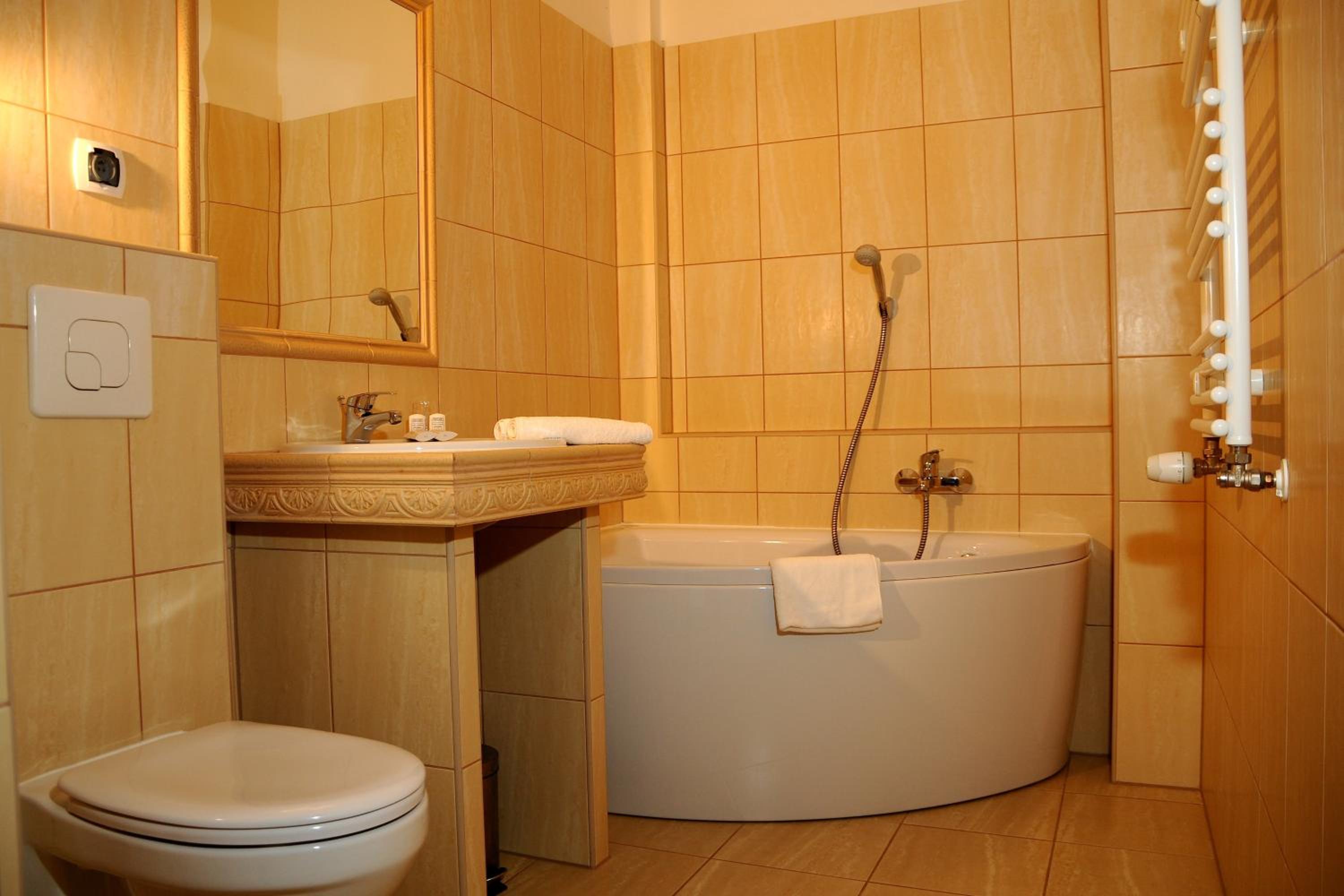 Double or Twin Room - Photo 2
