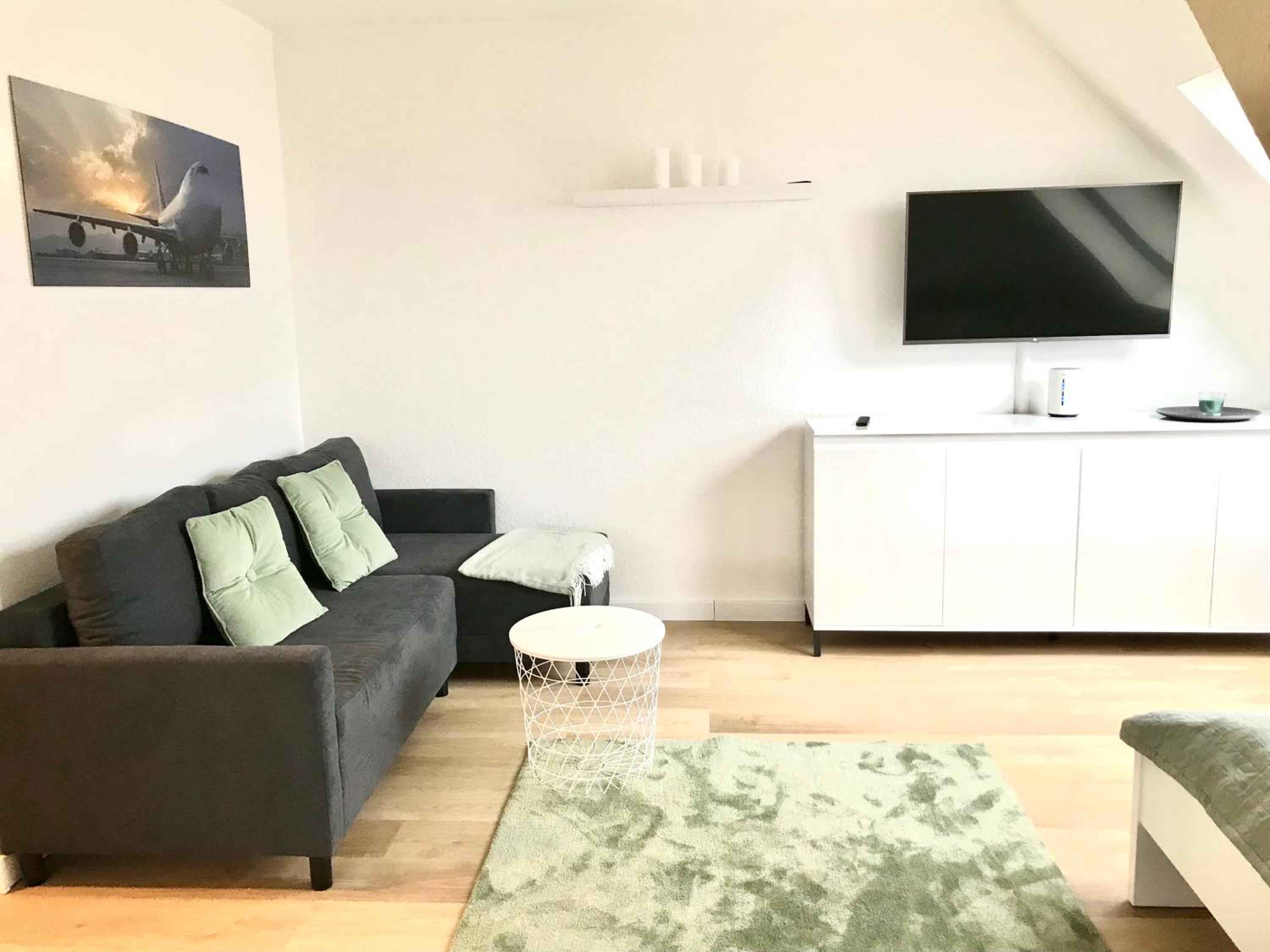 One-Bedroom Apartment photo 1