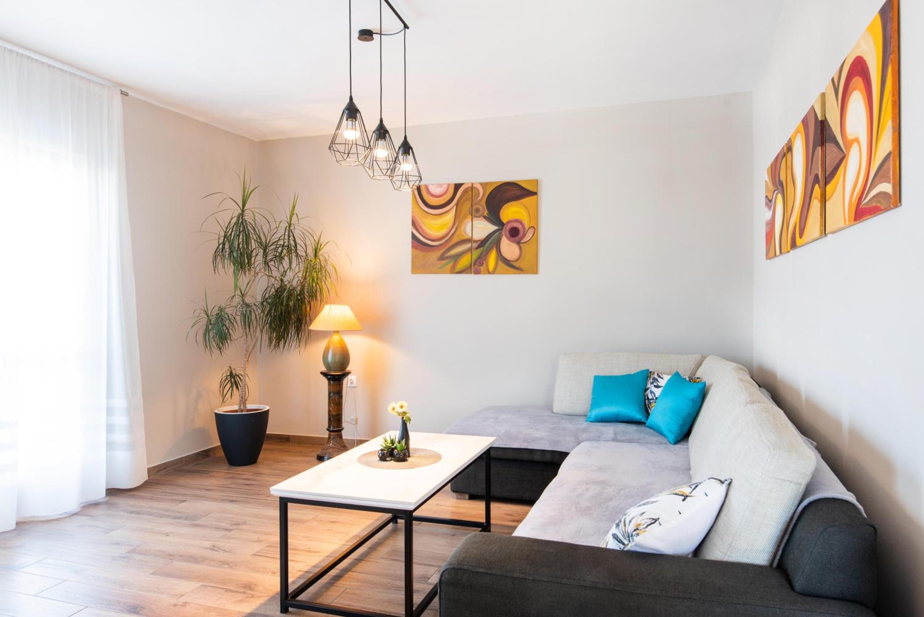 Appartamento con 3 Camere da Letto