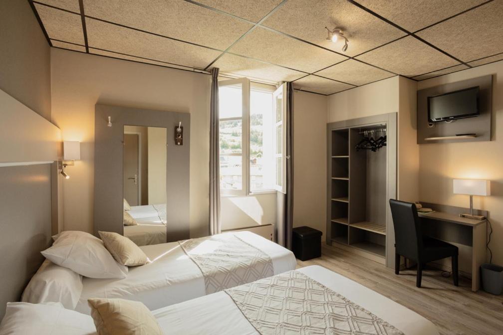 Double or Twin Room - Photo 1