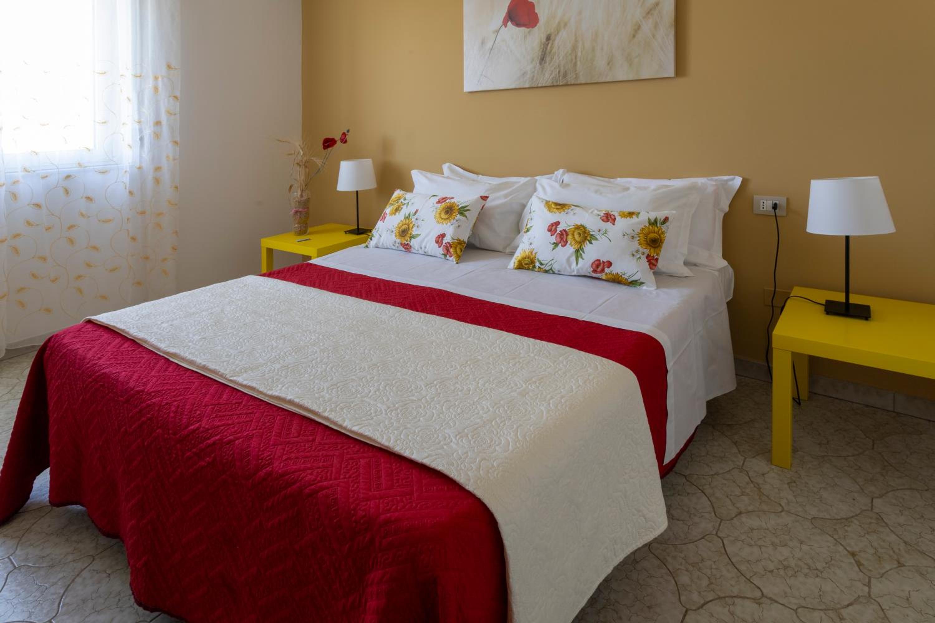 Large Double or Twin Room - Photo 1