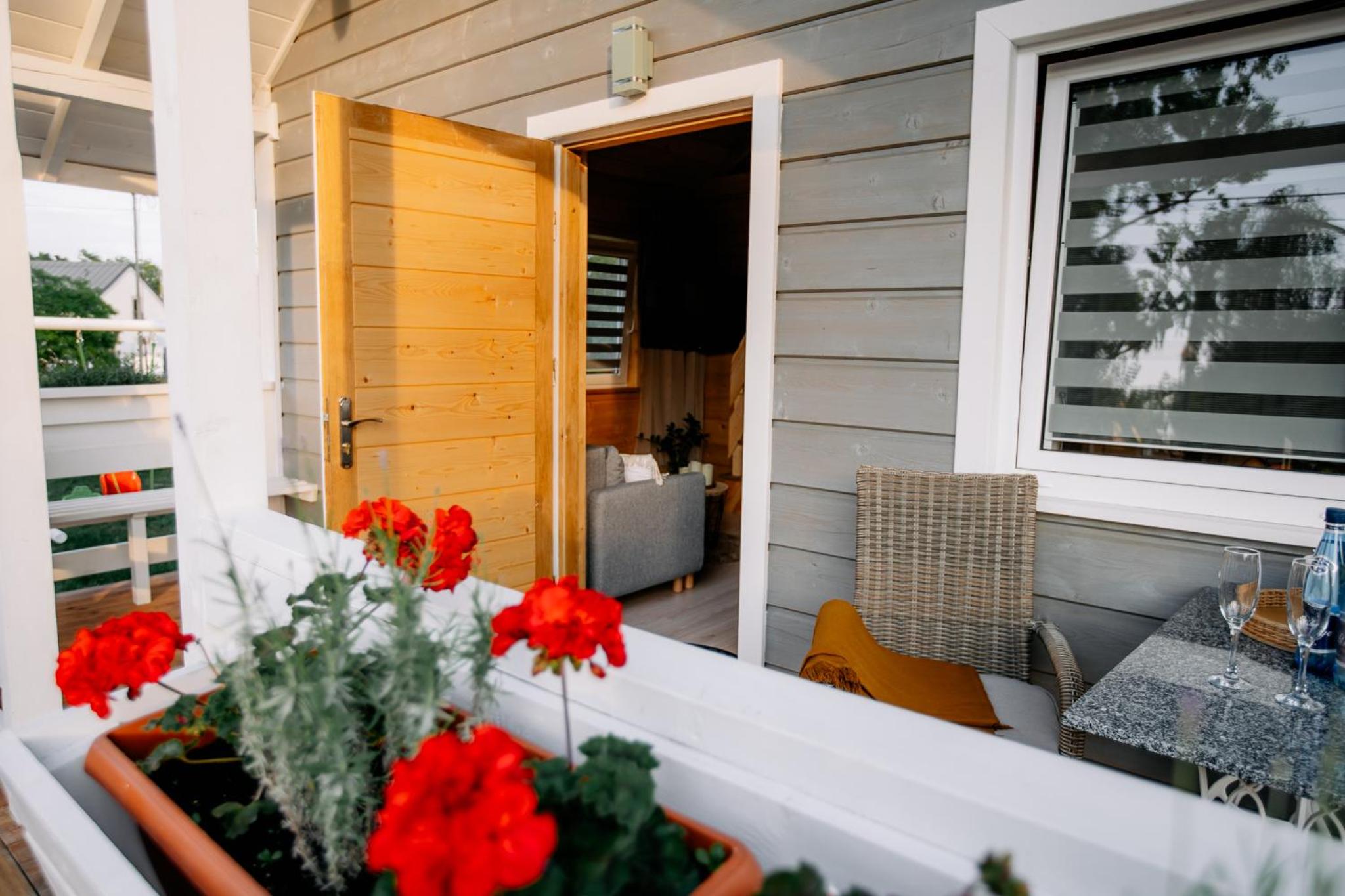One-Bedroom House - Photo 2