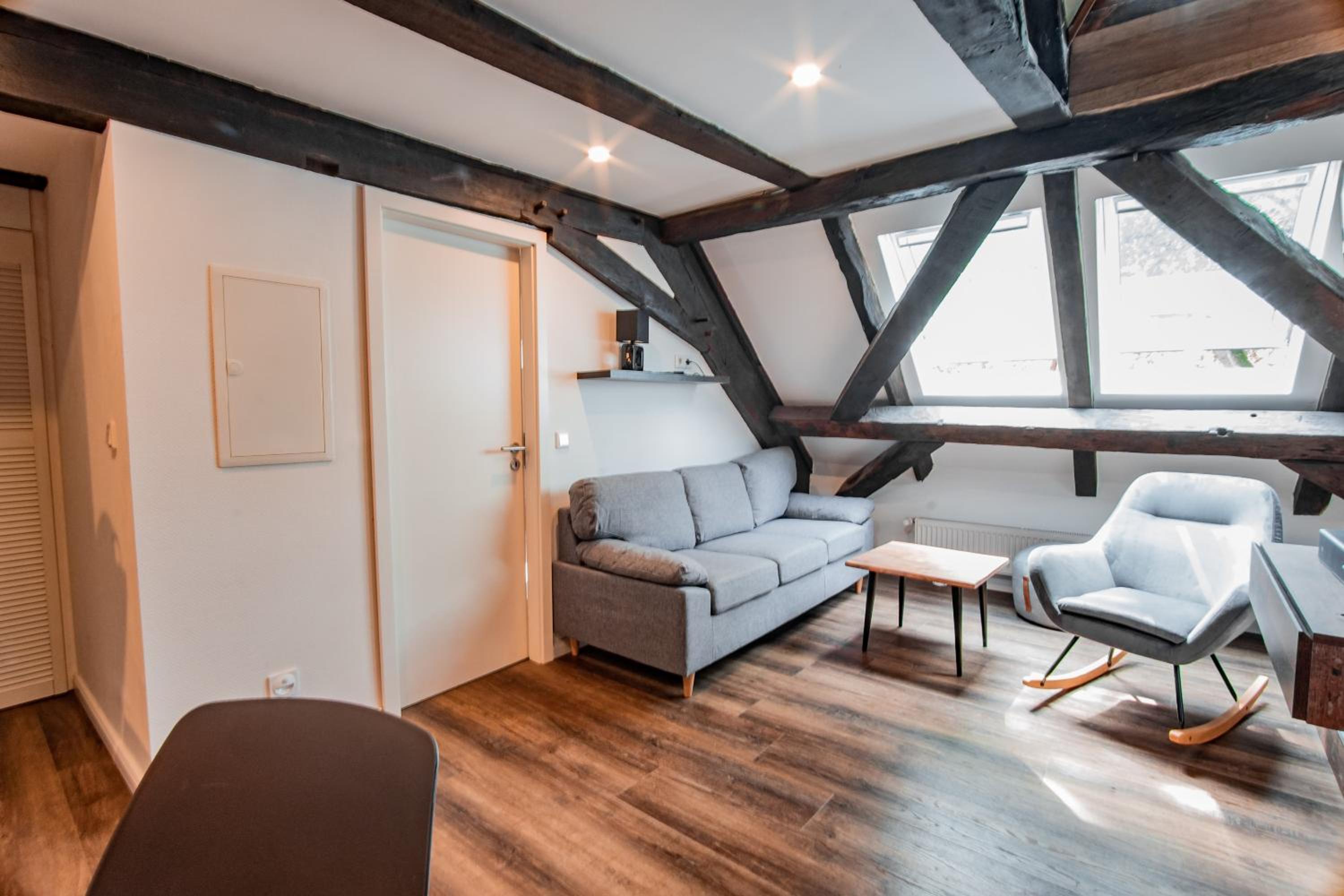 Studio Apartment - Photo 7