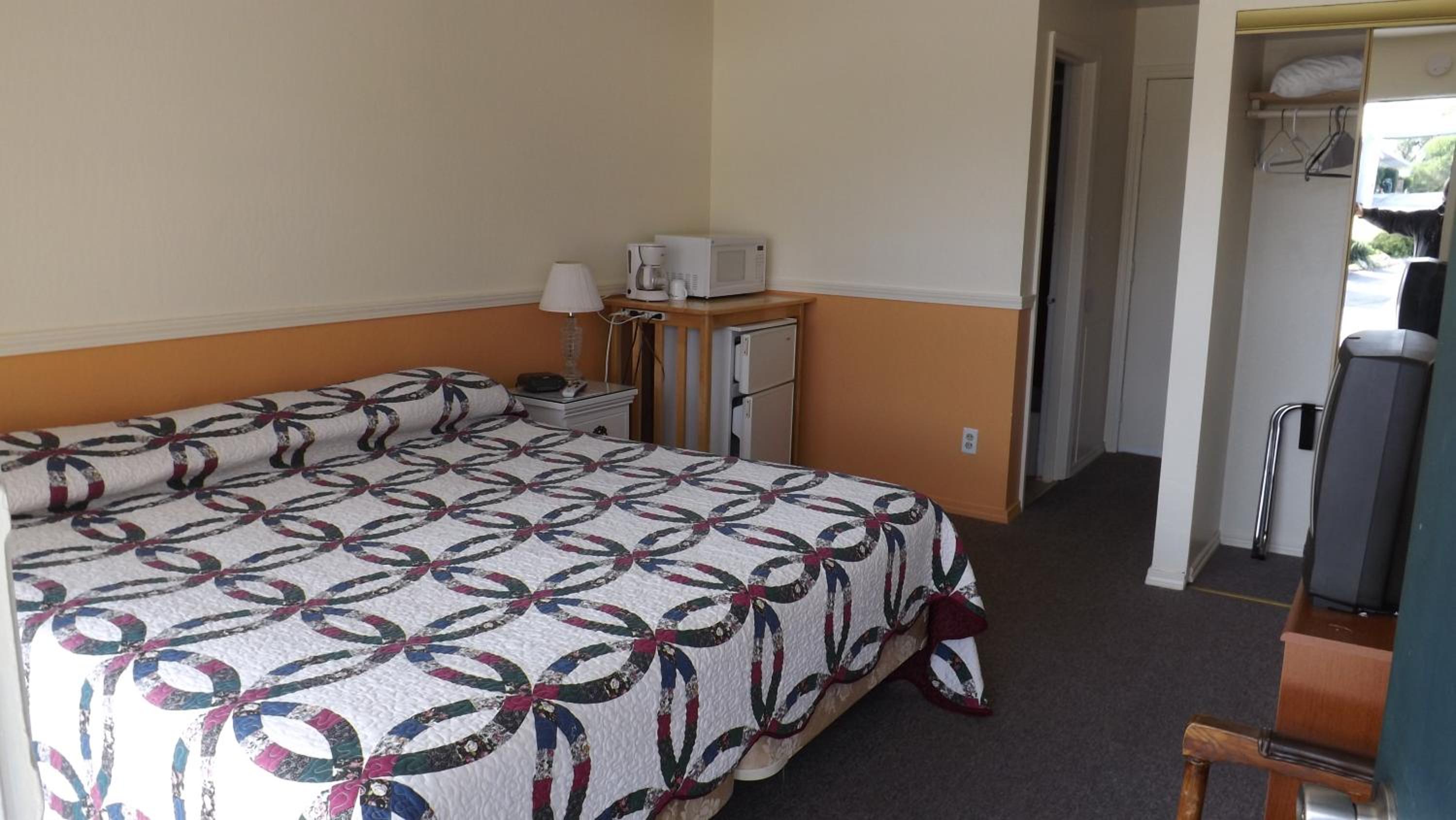 Budget Double Room photo 1