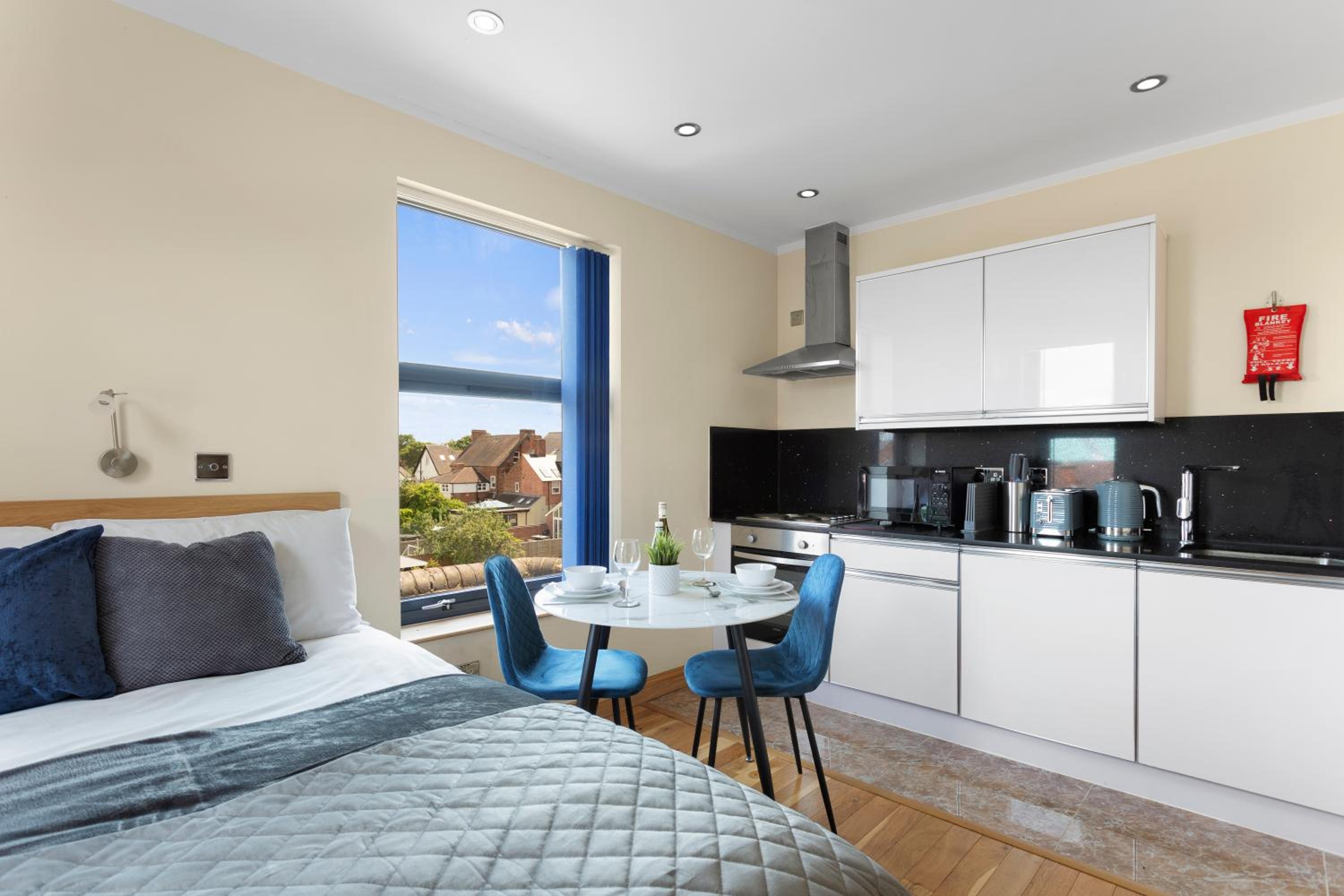 Deluxe Apartment