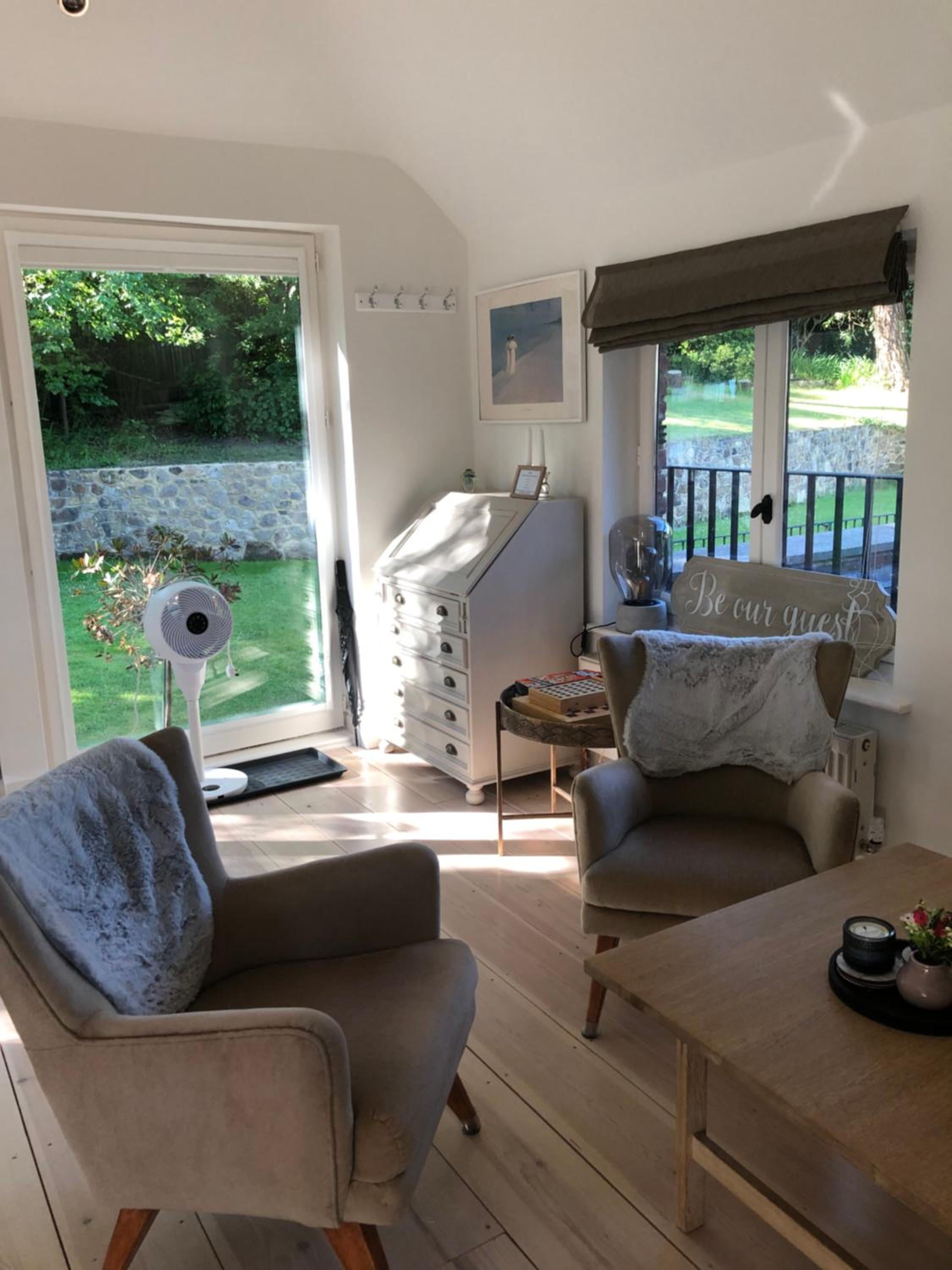 One-Bedroom Apartment - Photo 9