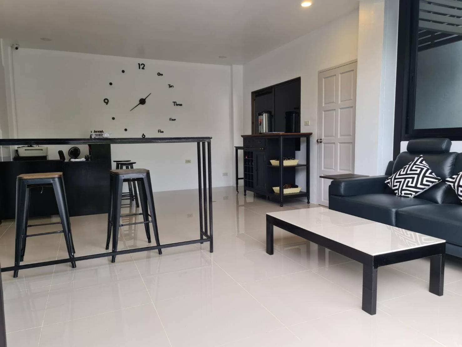 Standard Double Room - Photo 9
