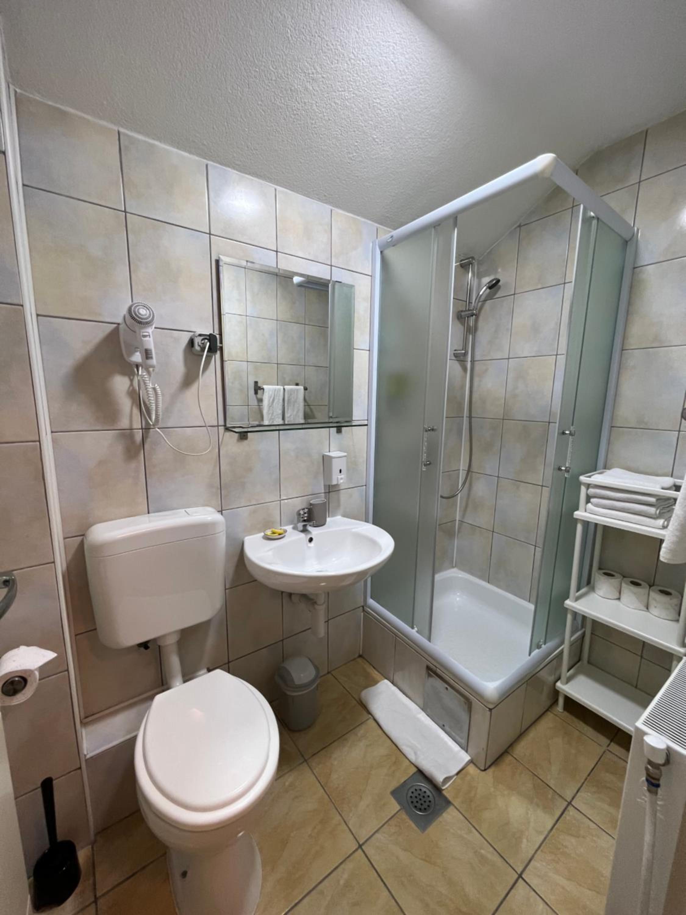 Two-Bedroom Apartment - Photo 6