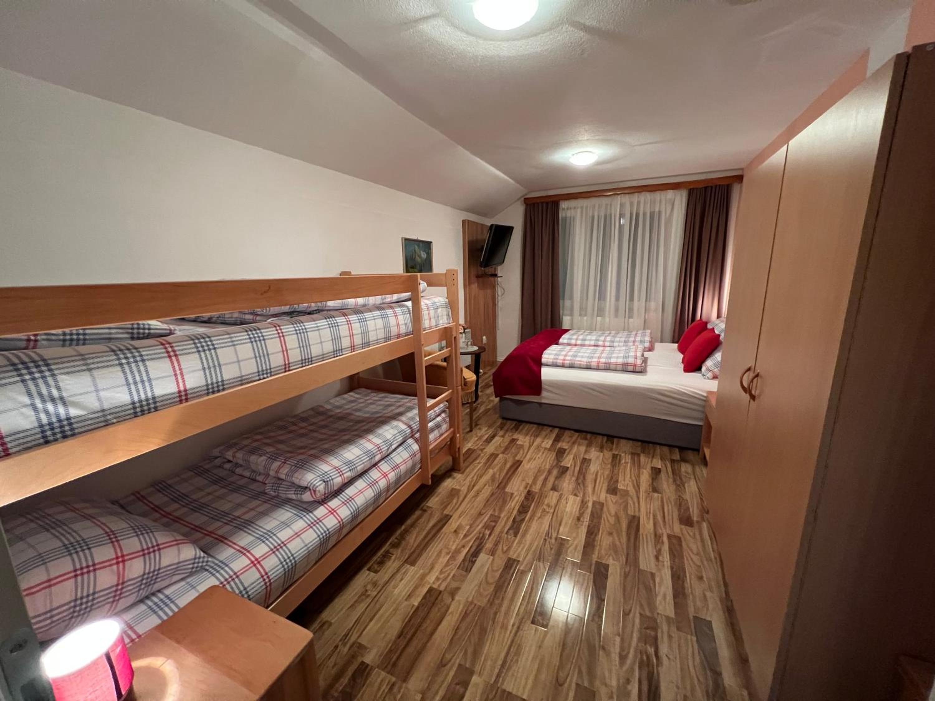 Two-Bedroom Apartment - Photo 2