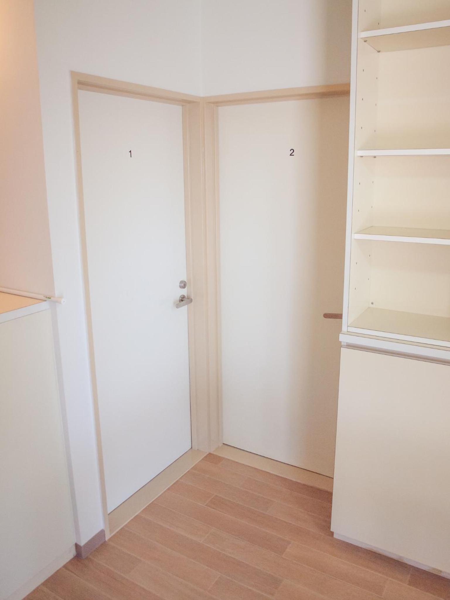 Single Room with Shared Bathroom - Non-Smoking photo 3