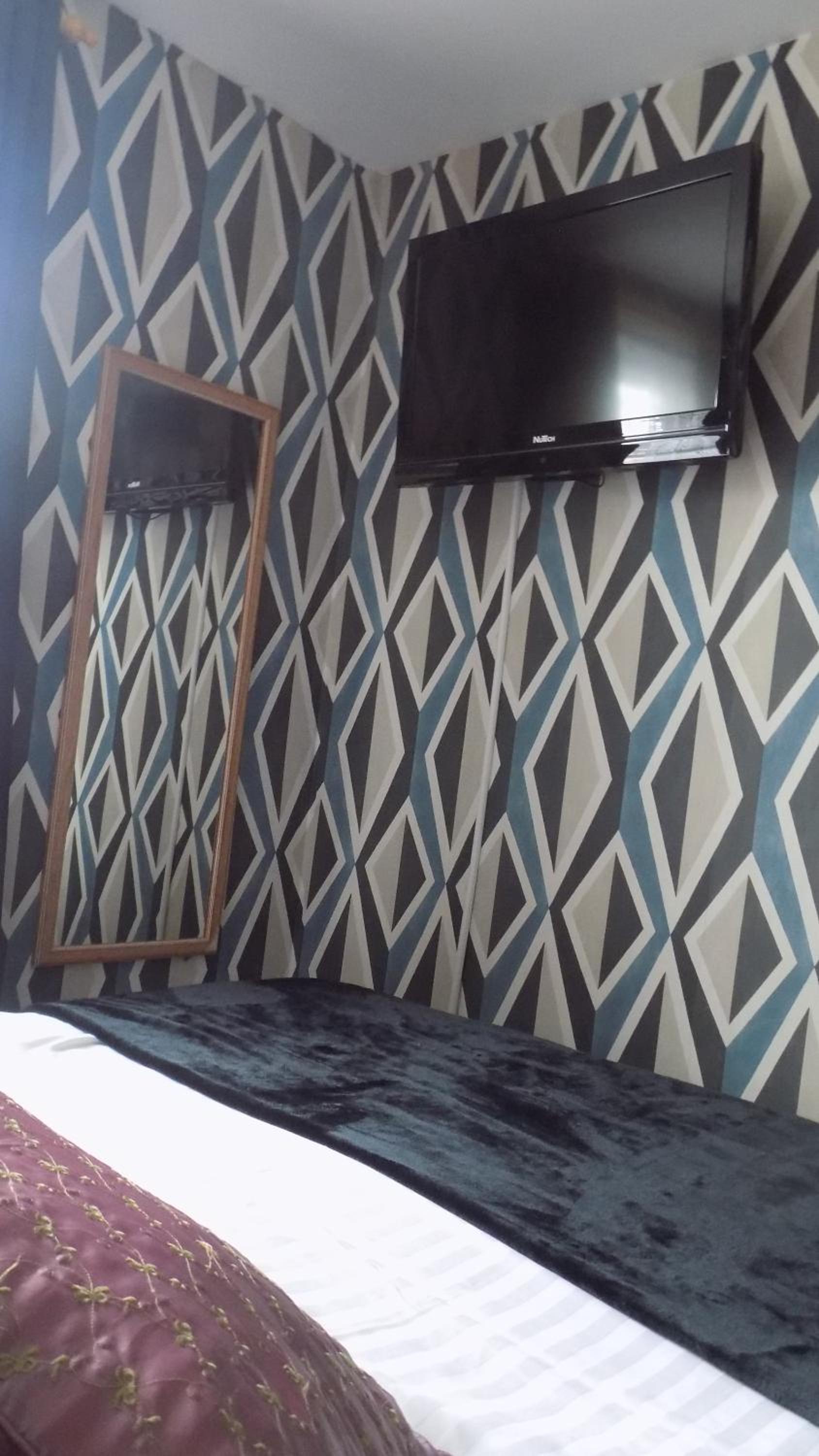 Budget Double Room - Photo 4