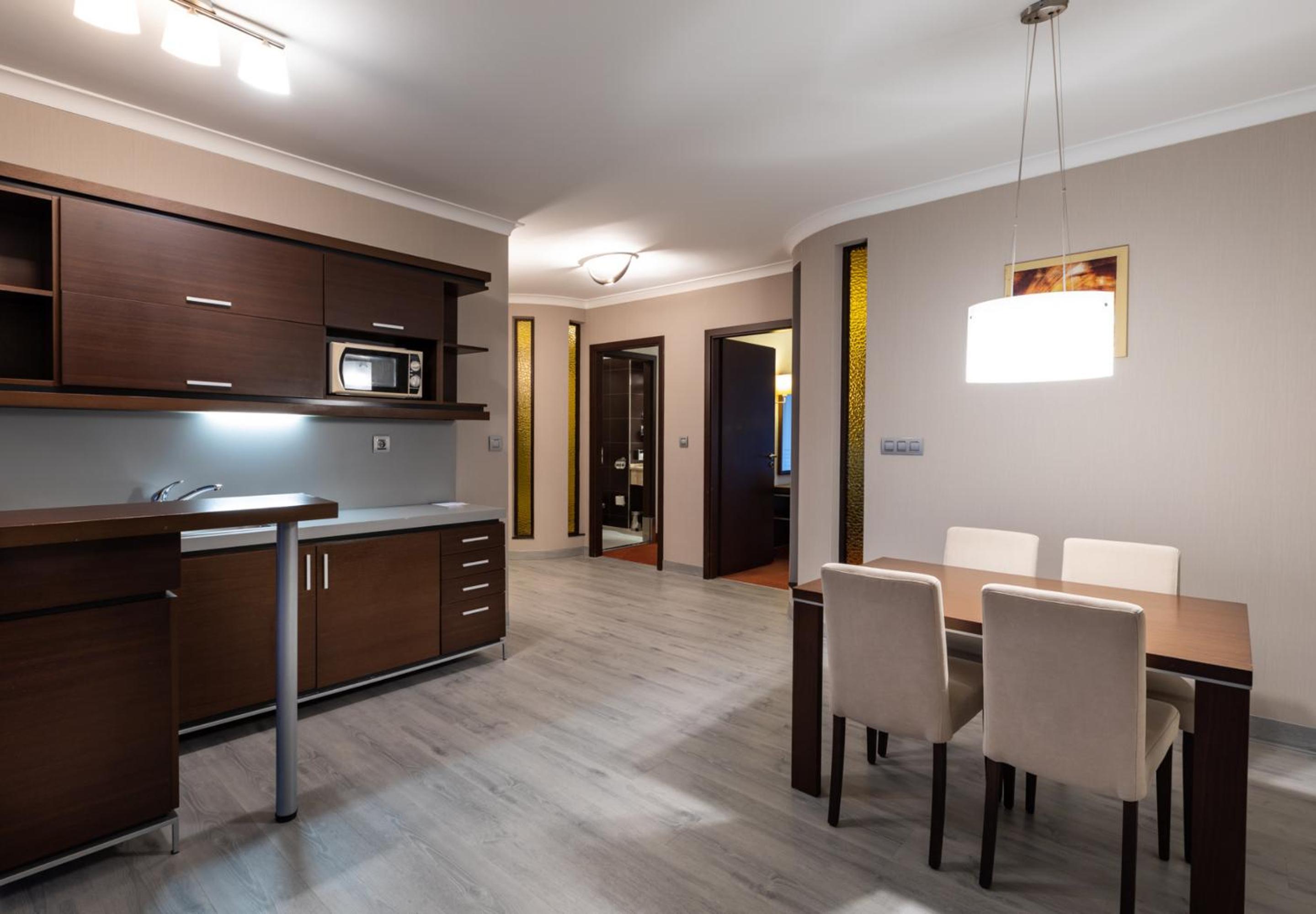 Three-Room Apartment thumbnail 6