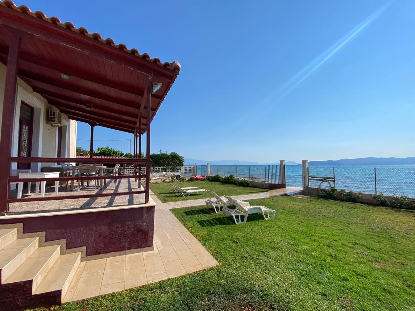 Villa - Beach Front - Photo 30