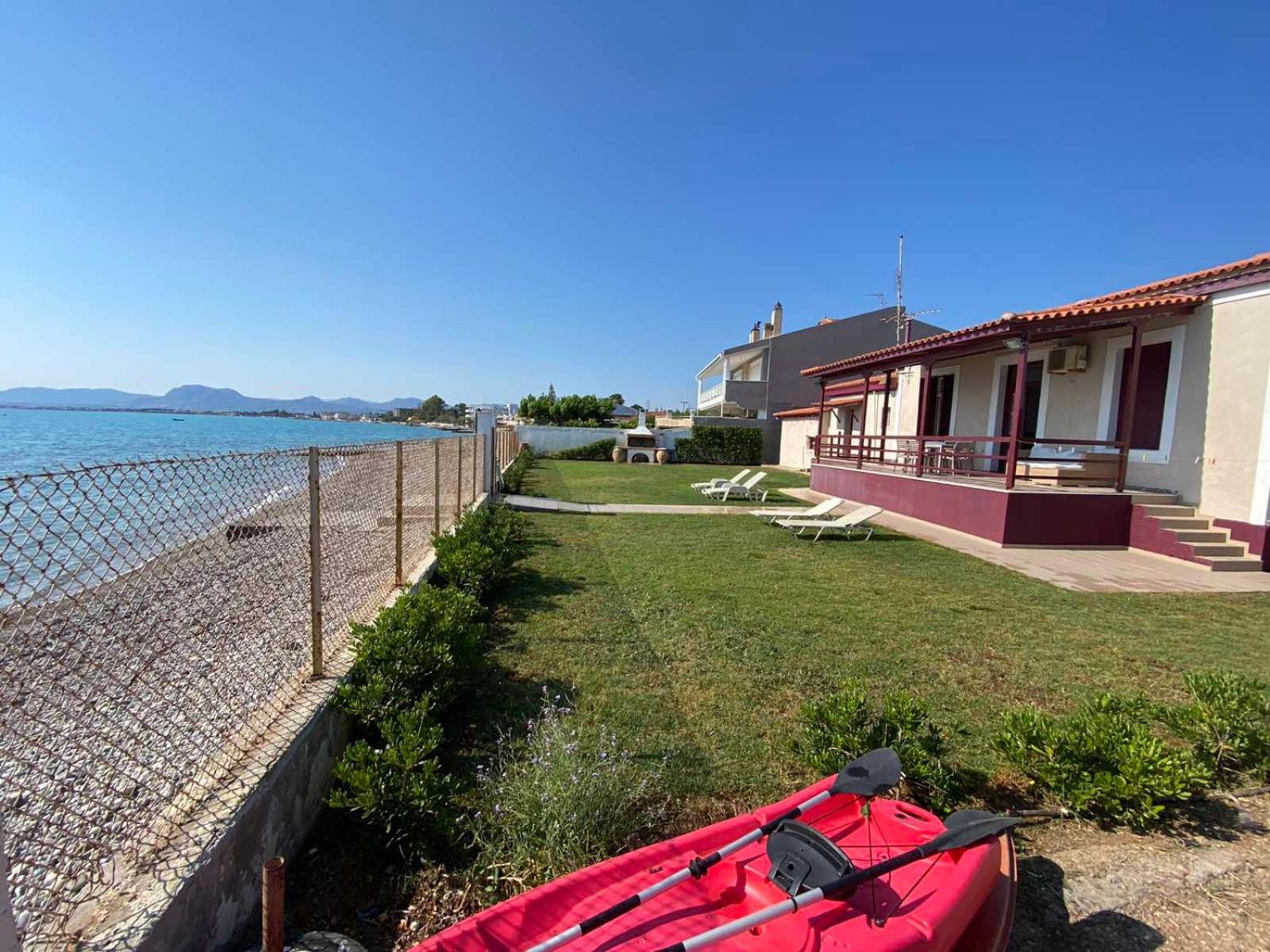 Villa - Beach Front - Photo 3