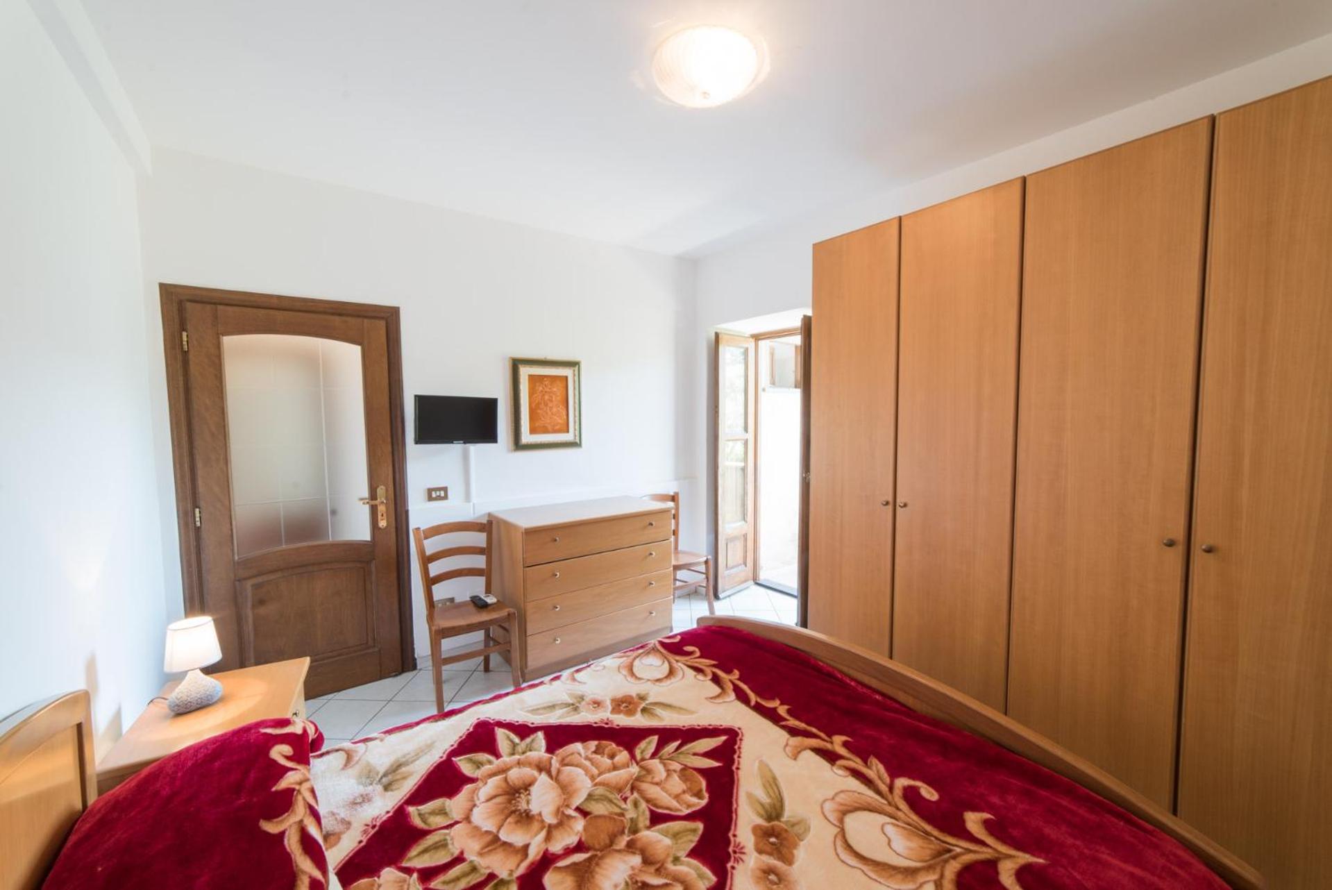 Apartment with Mountain View photo 3