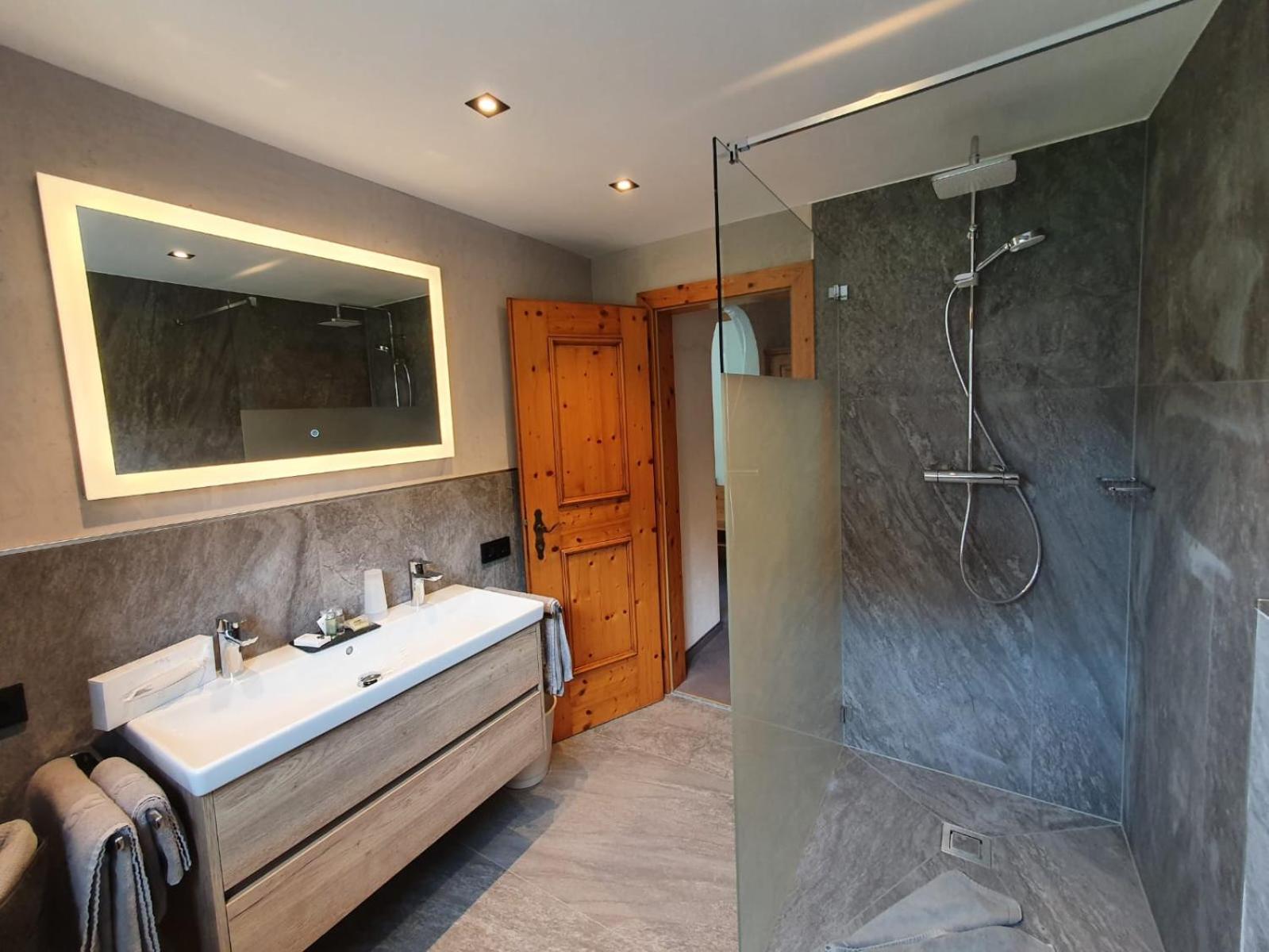 Double Room with Balcony photo 2